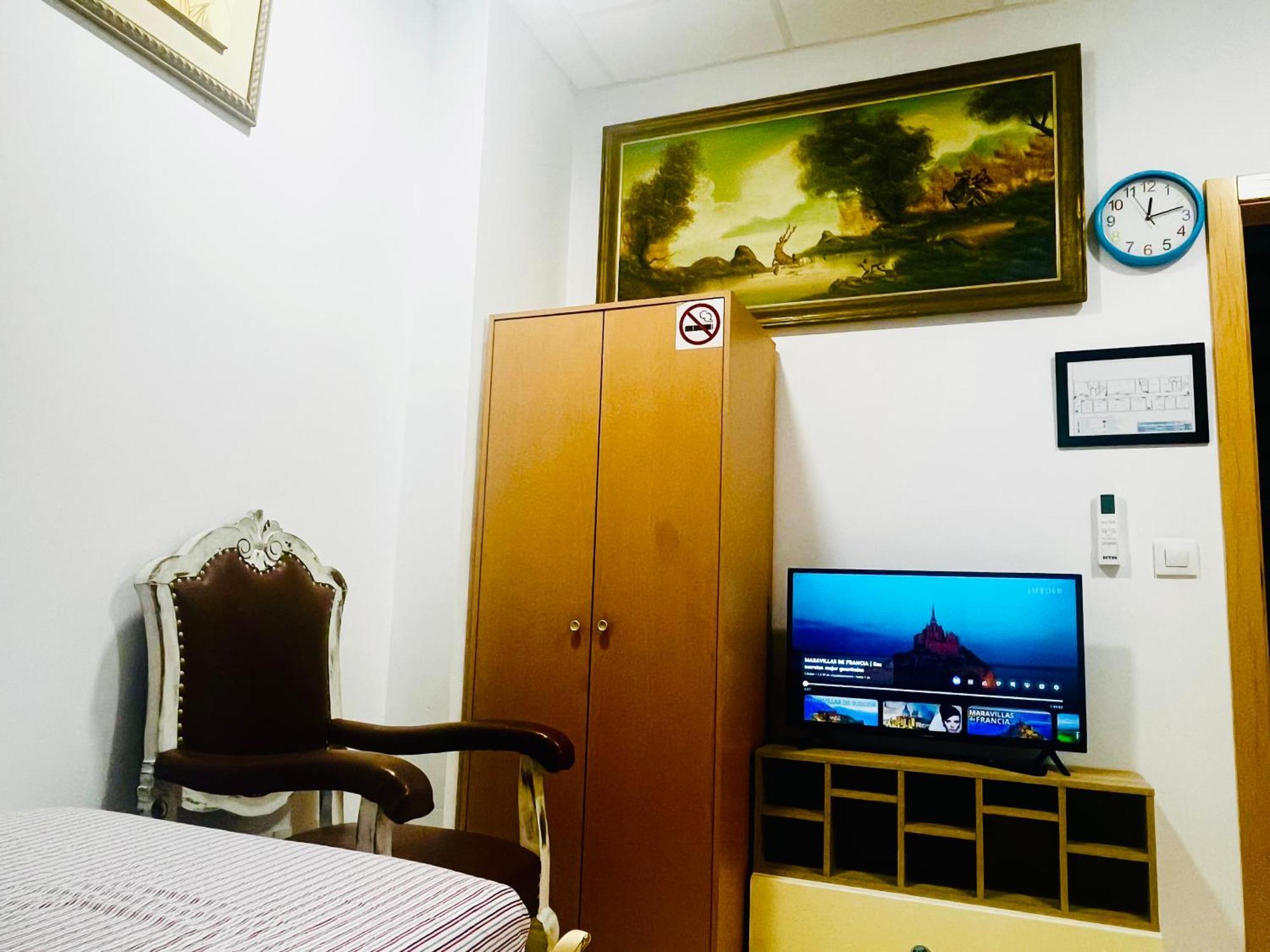 Art House Guest house *
