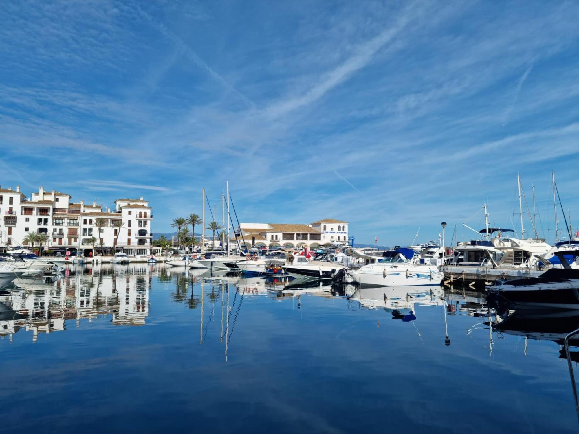 Apartamento Luxury 4 Bed Townhouse Duquesa With Breathtaking Views Close To Port And *