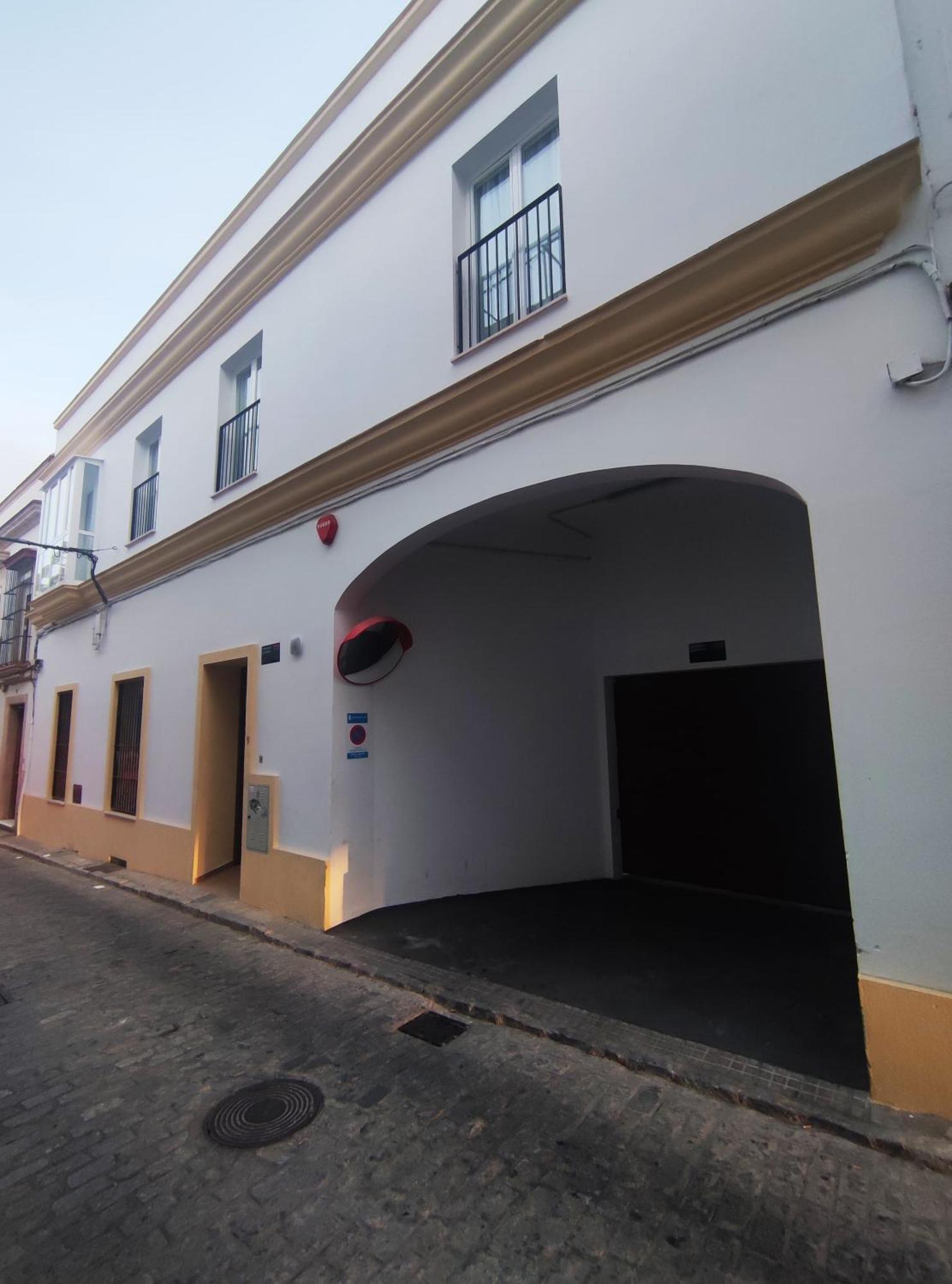 Sherry V Parking Gratuito *