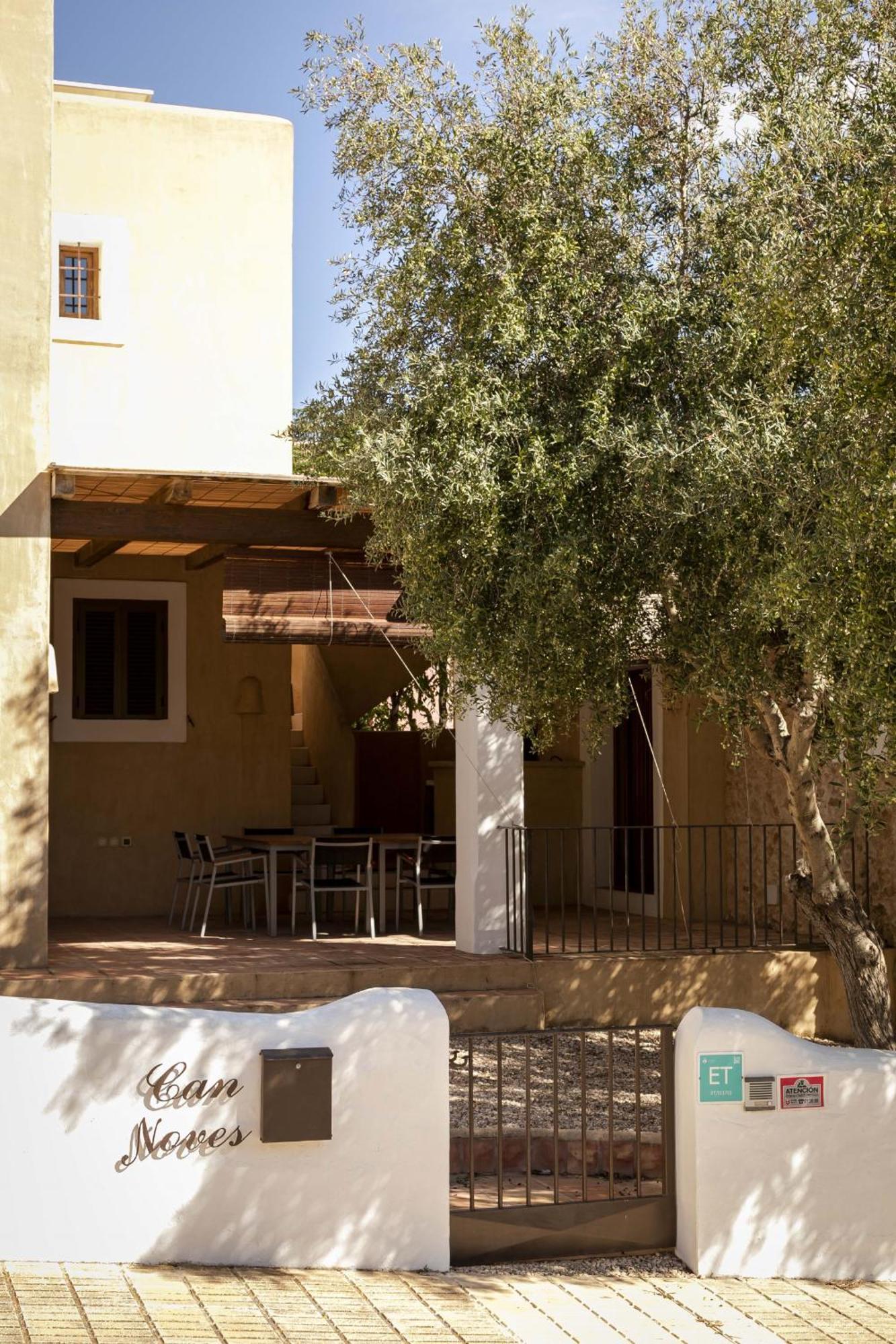 Villa Noves - De 5 15-58 *