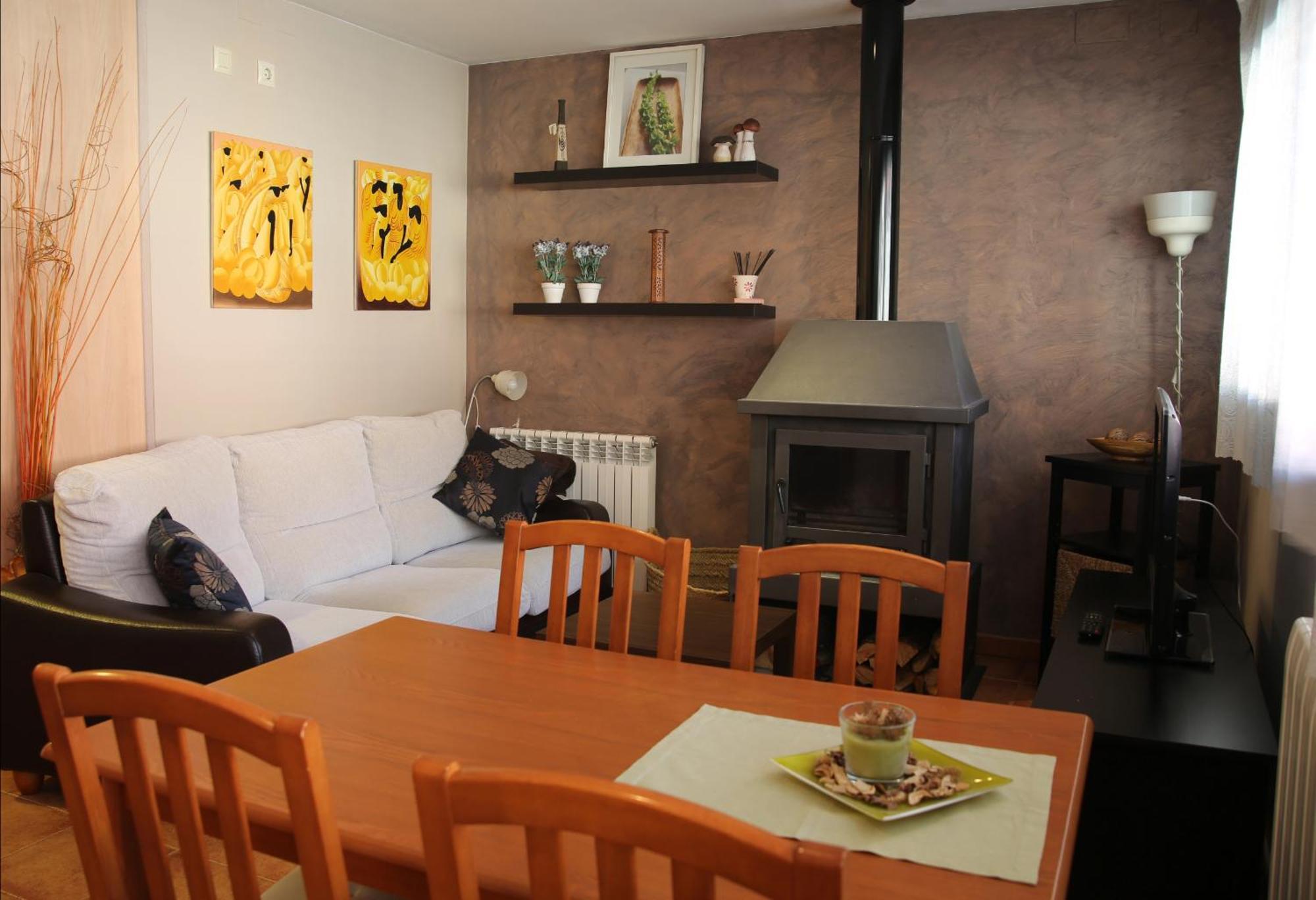 Gis Con Chimenea Apartamento