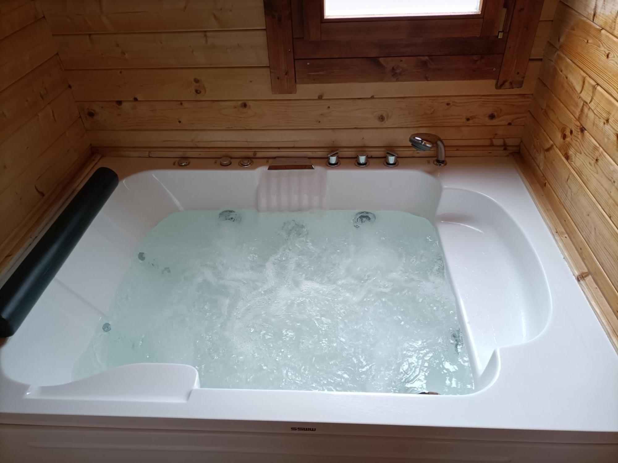 Country house La Dehesilla De Toledo Escapada Romantica Jacuzzi Sillon Tantrico Cobisa