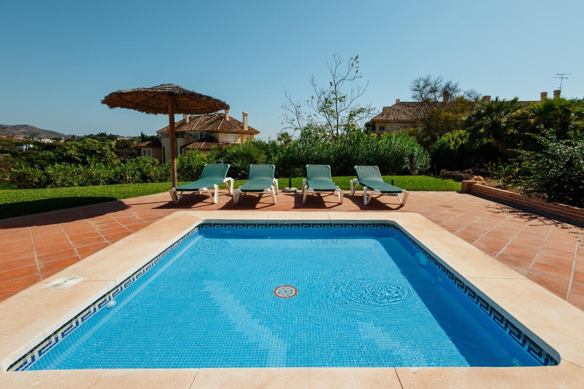 Luxurious Frontline Golf In Elviria Apartamento *
