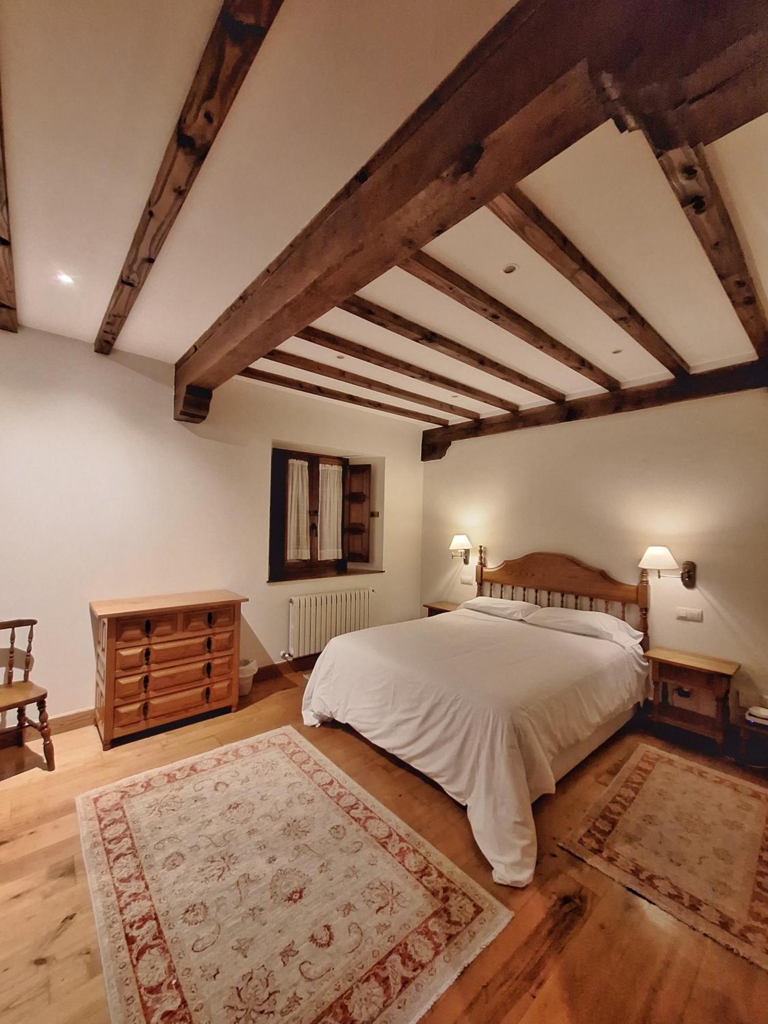 Palacion De Santillana Apartamento