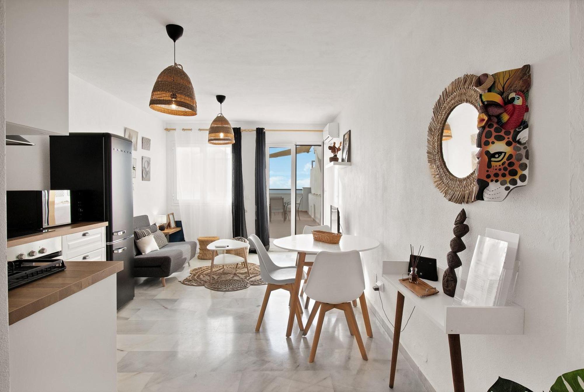 Apartamento Duplex Estilo Boho Con Increible Terraza Y Vistas Al Mar En - Las Abejeras 609 *