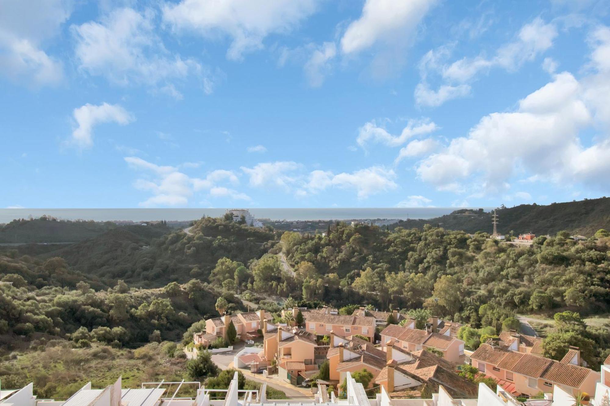 Apartamento Duplex Estilo Boho Con Increible Terraza Y Vistas Al Mar En - Las Abejeras 609 Estepona