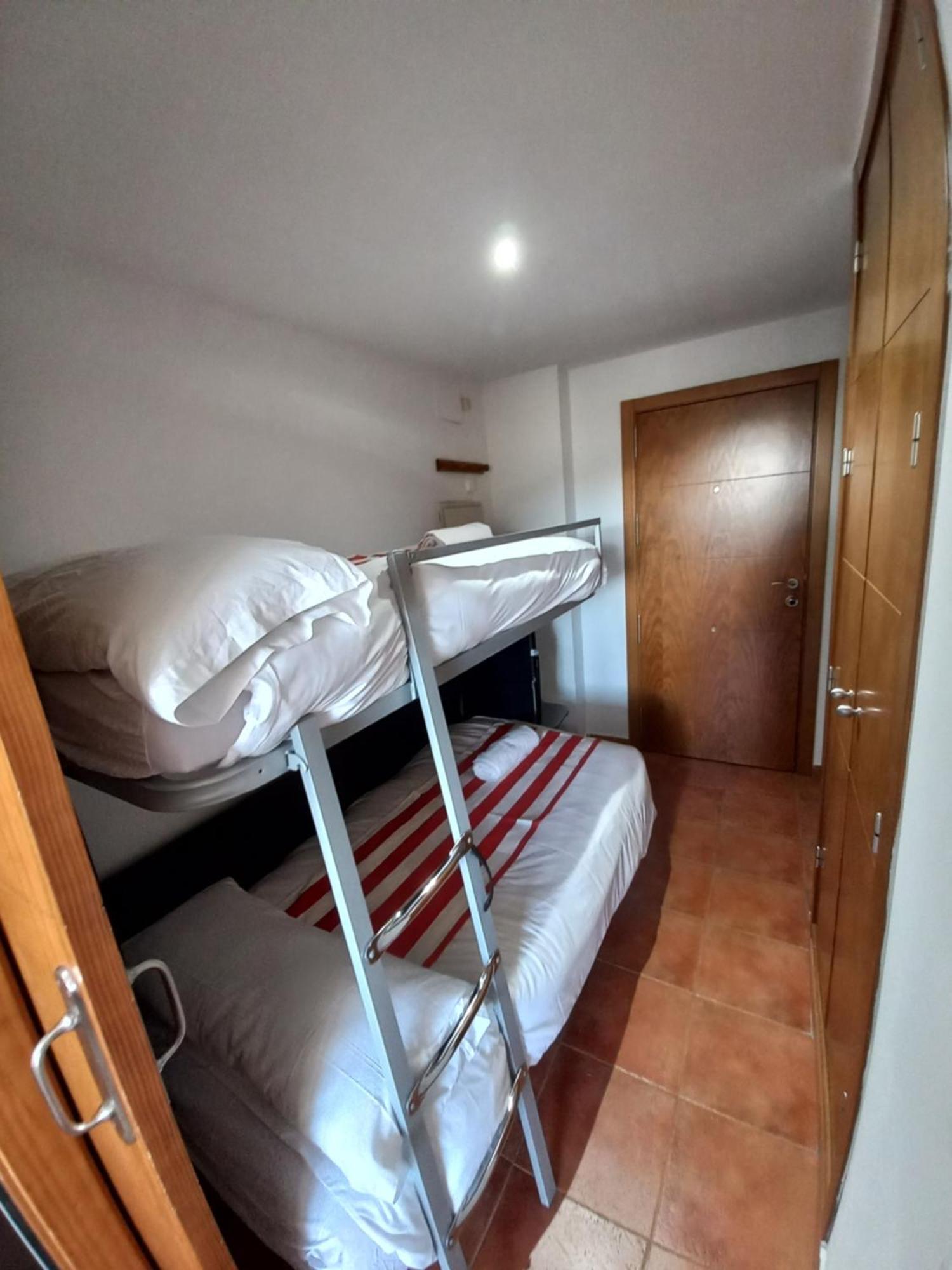 Apartment Bed And Snow Zona Media Sierra Nevada