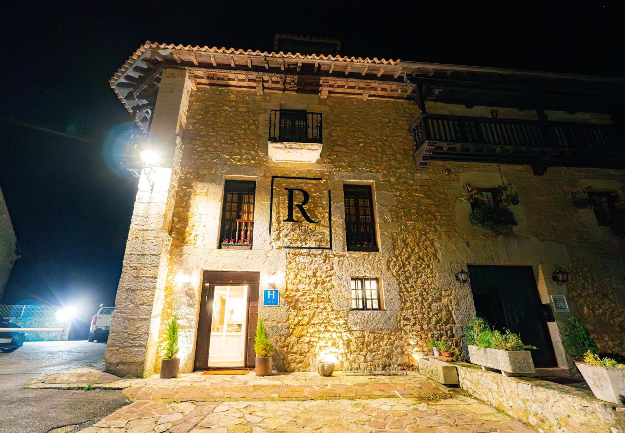 R Santillana Hotel 2*