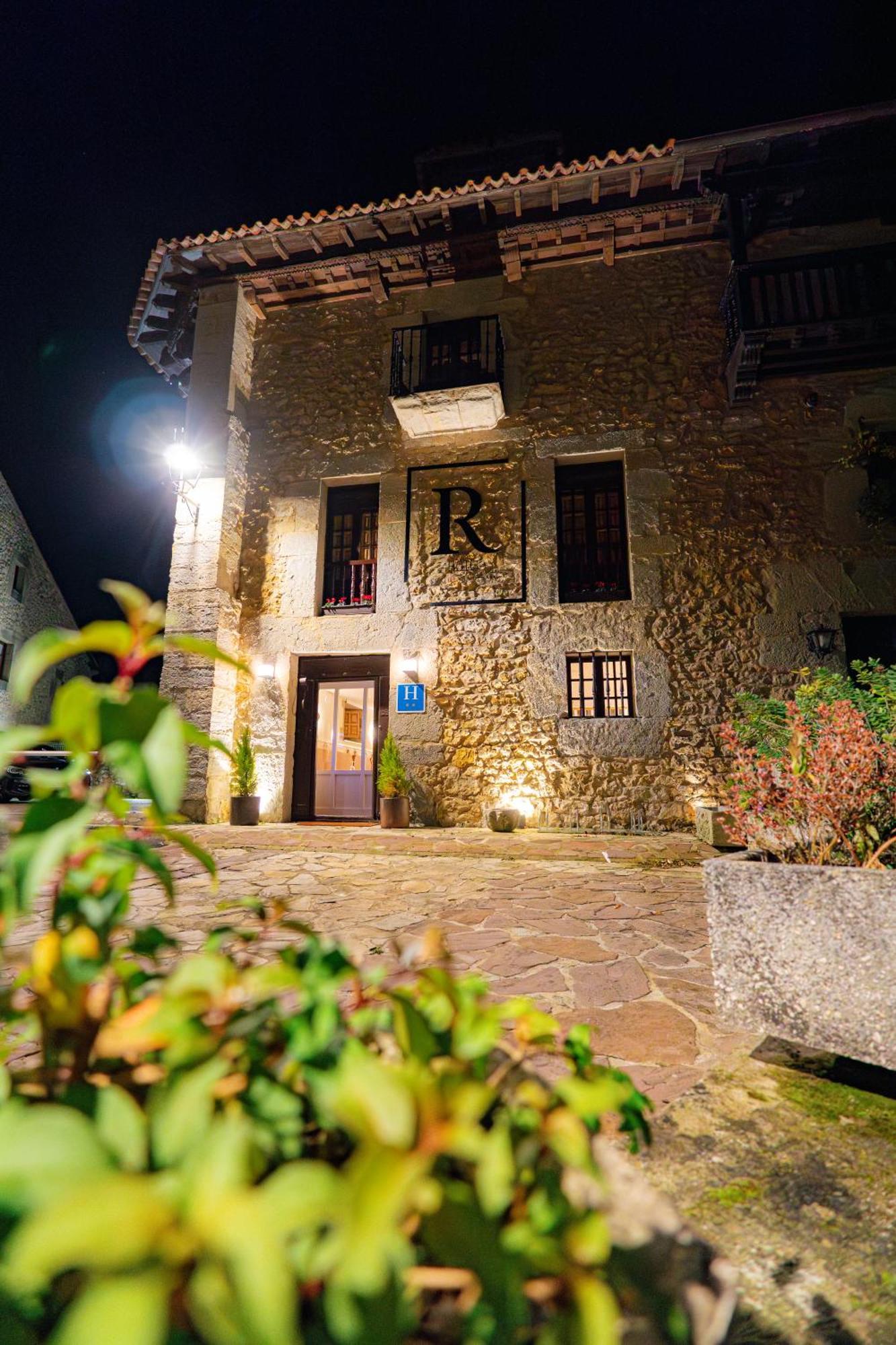 R Santillana Santillana del Mar