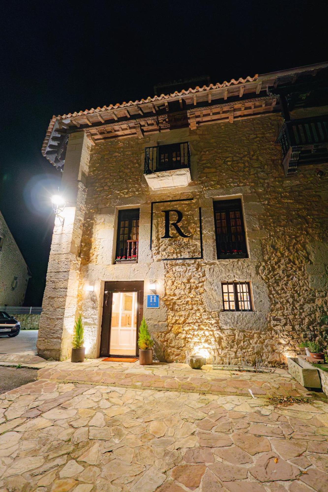 R Santillana Santillana del Mar