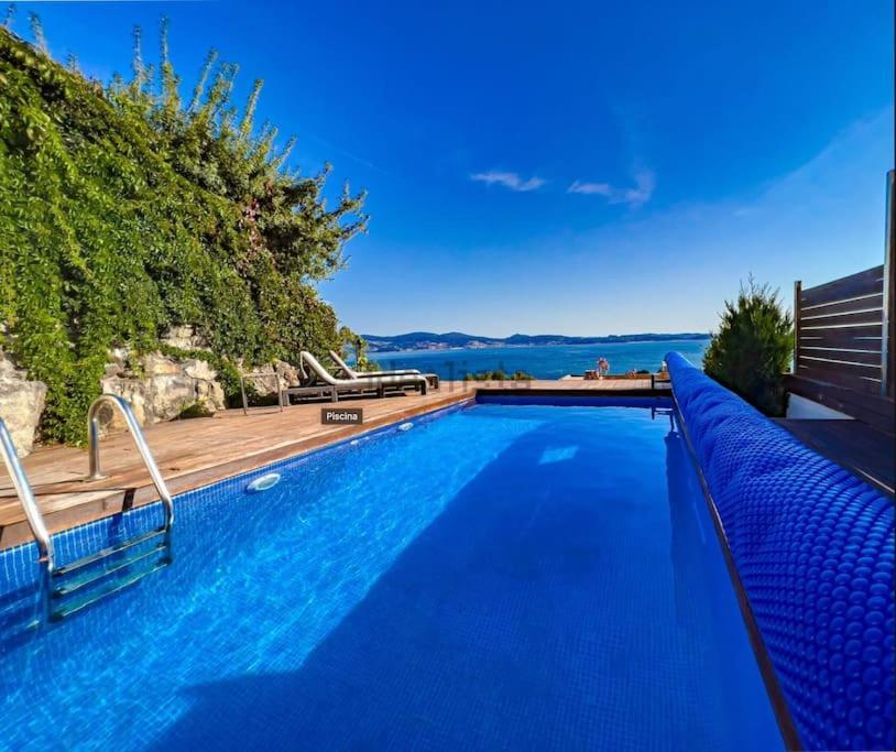 Villa Mirador De *