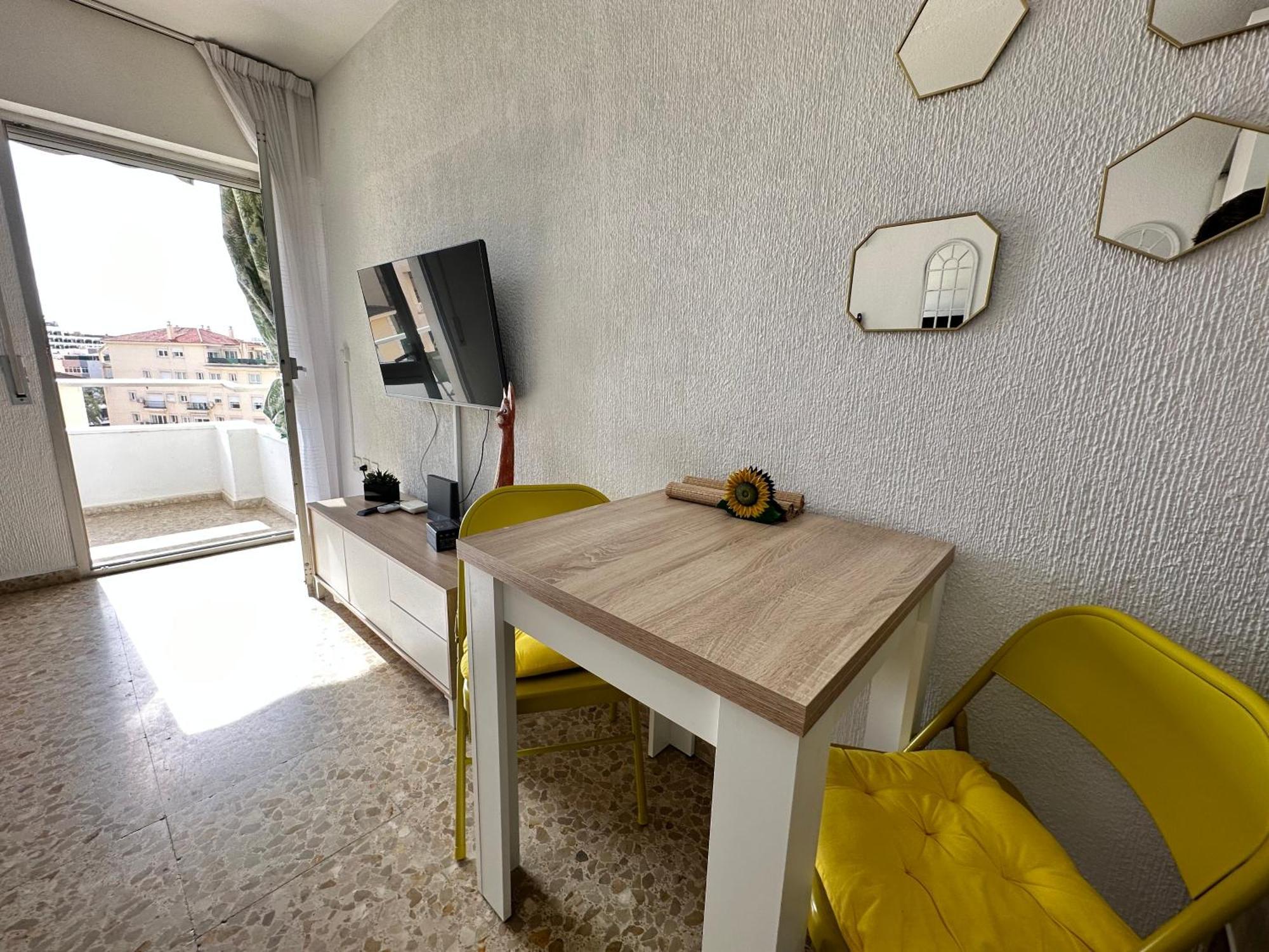 Apartamento Terraza Con Vistas Al Mar, Wifi, Smart Tv, Piscina, Playa, Centro *