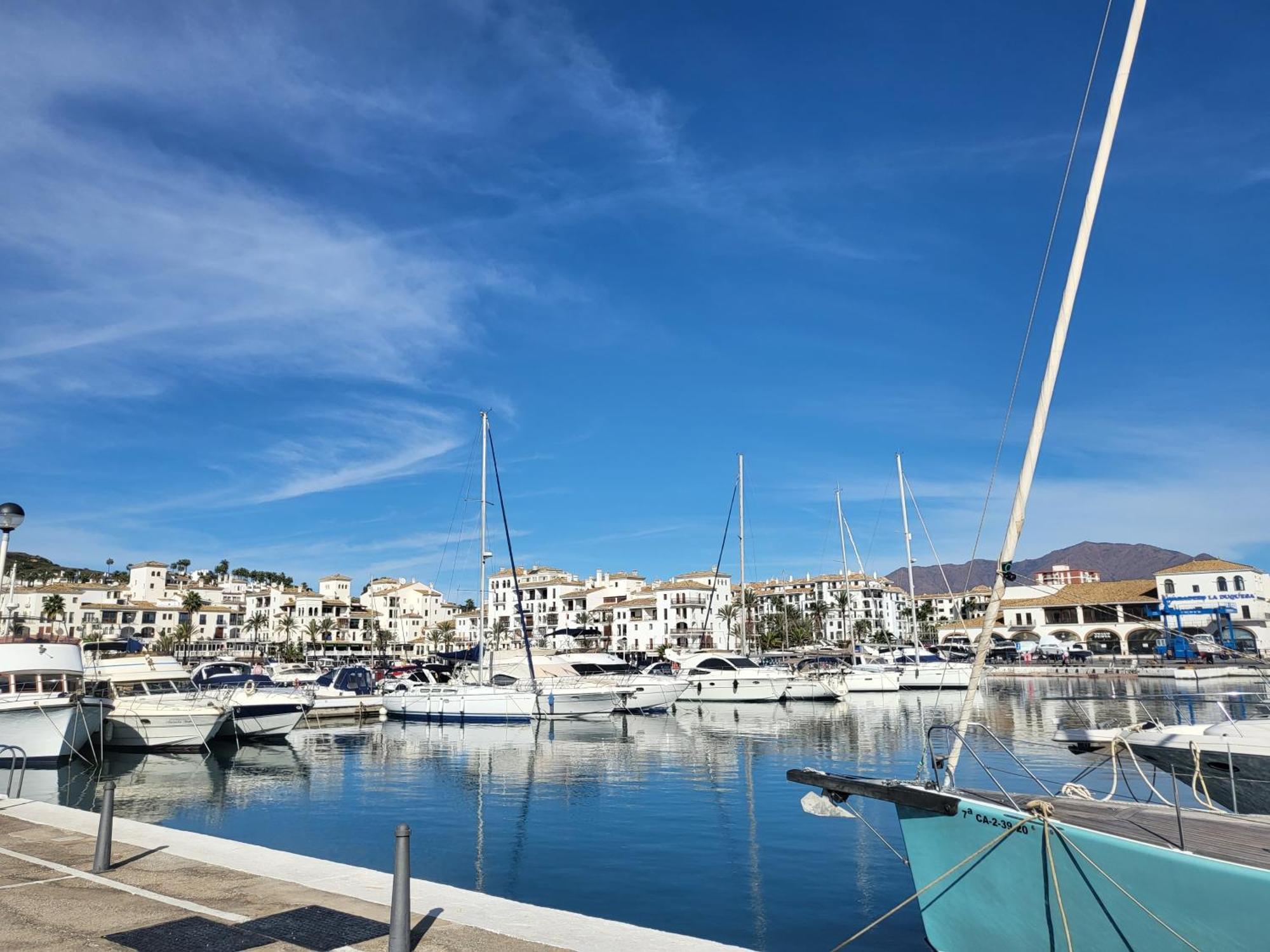 Luxury 4 Bed Townhouse Duquesa With Breathtaking Views Close To Port And Manilva