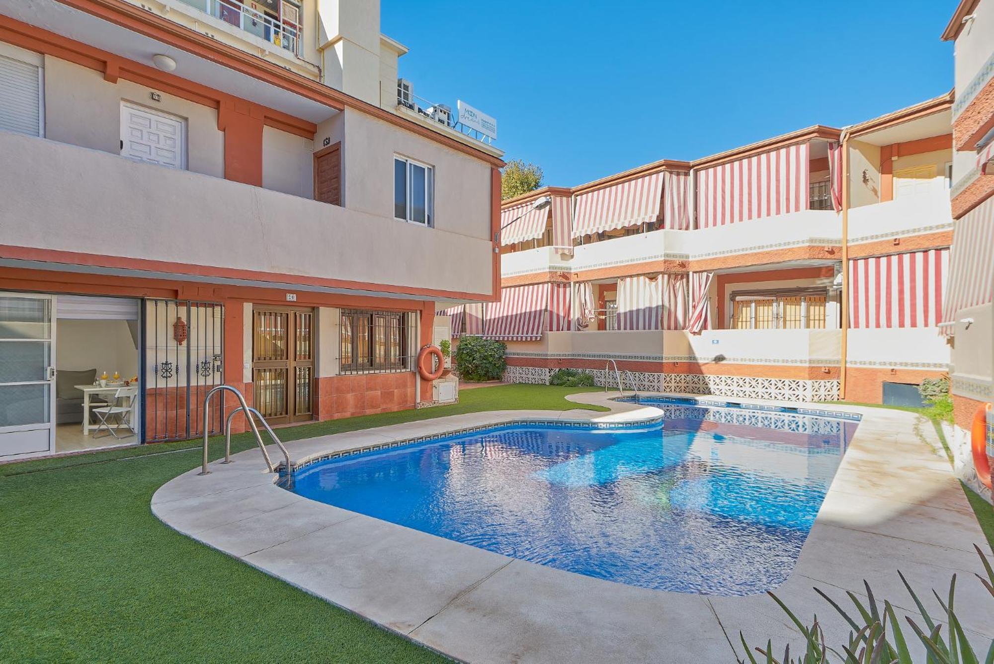 Happiness Carihuela Apartamento *