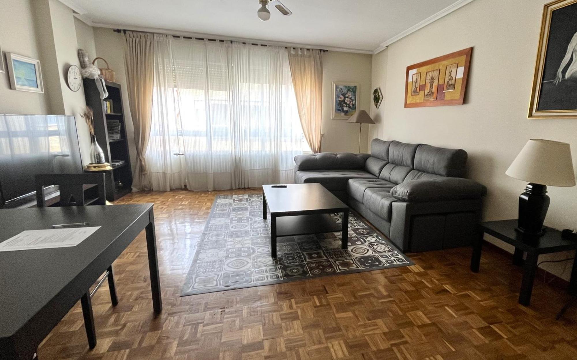Apartamento En Capital Céntrico Con Garaje Roberto Palencia