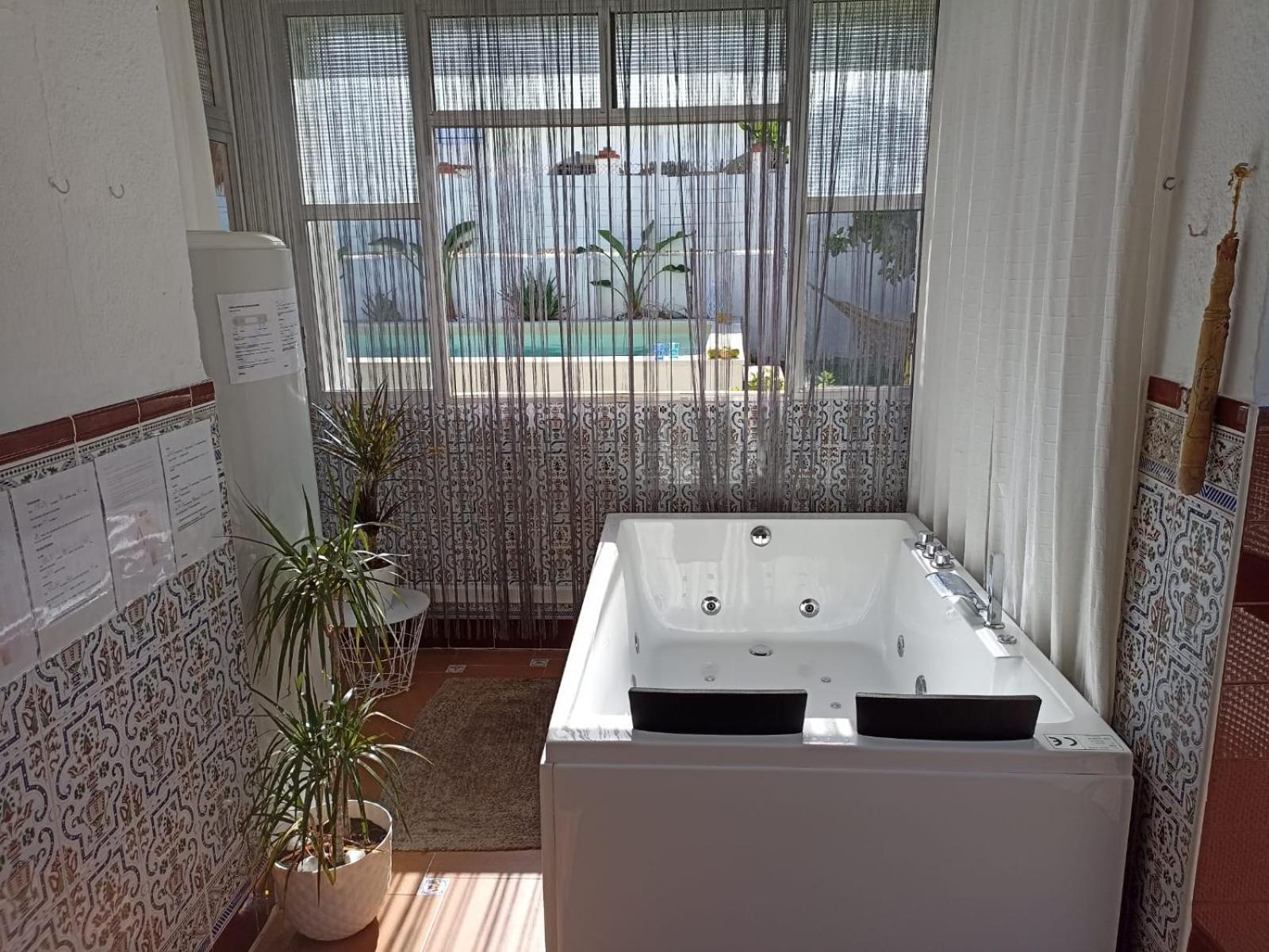 Holiday home Casa, Piscina, Jacuzzi, Garaje, Barbacoa. *