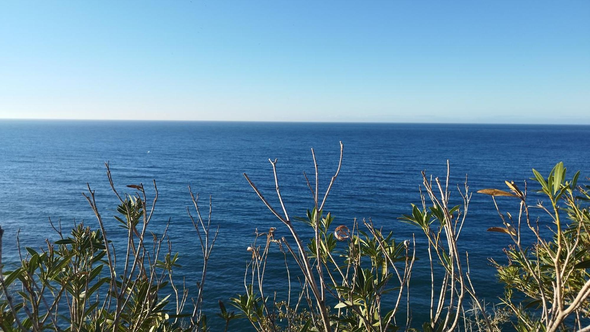 Vistas De Ensueno Junto Al Mar Almunecar