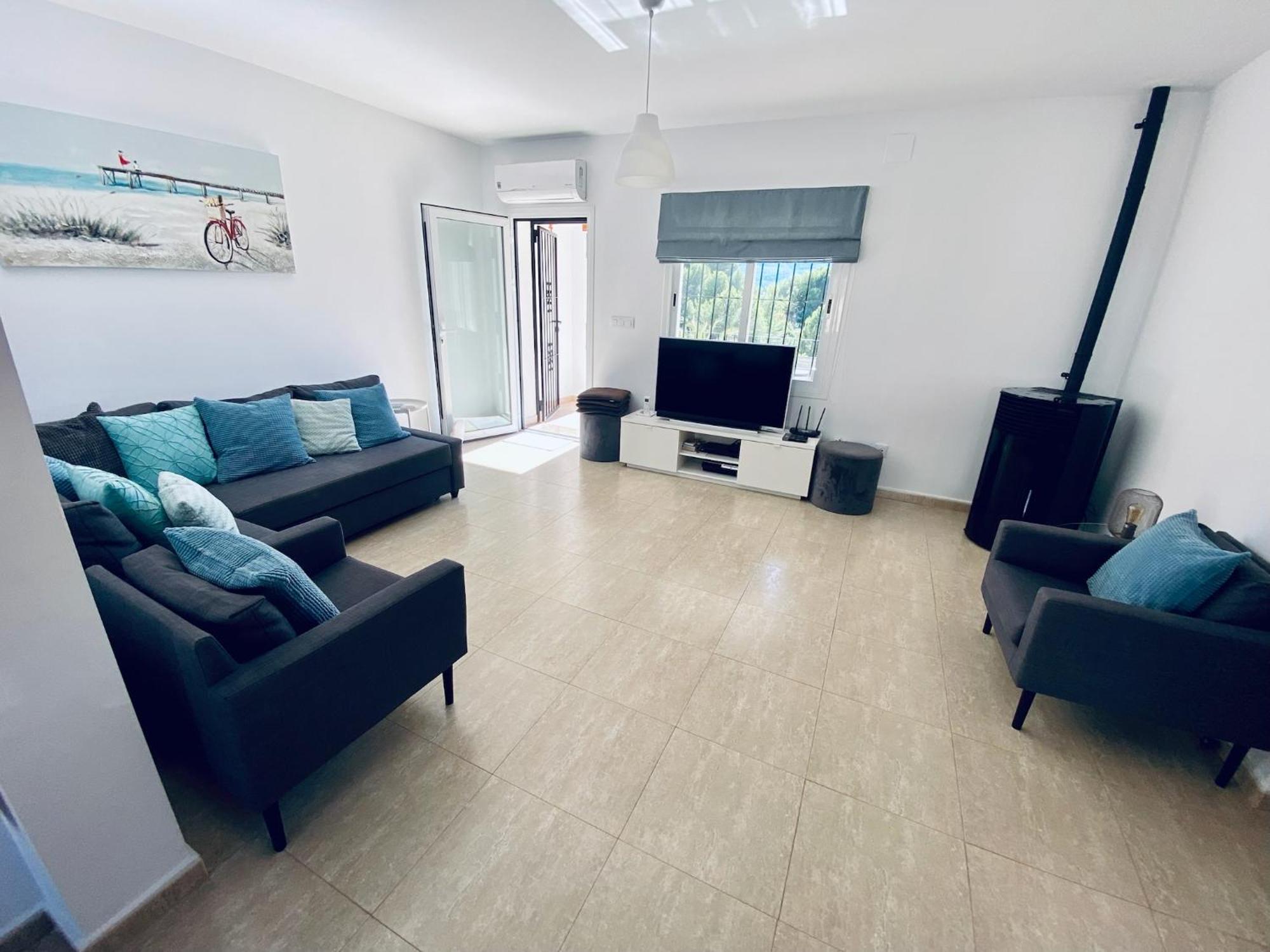 Stunning Mountain Views! Private With Fabulous Communal Pool! *