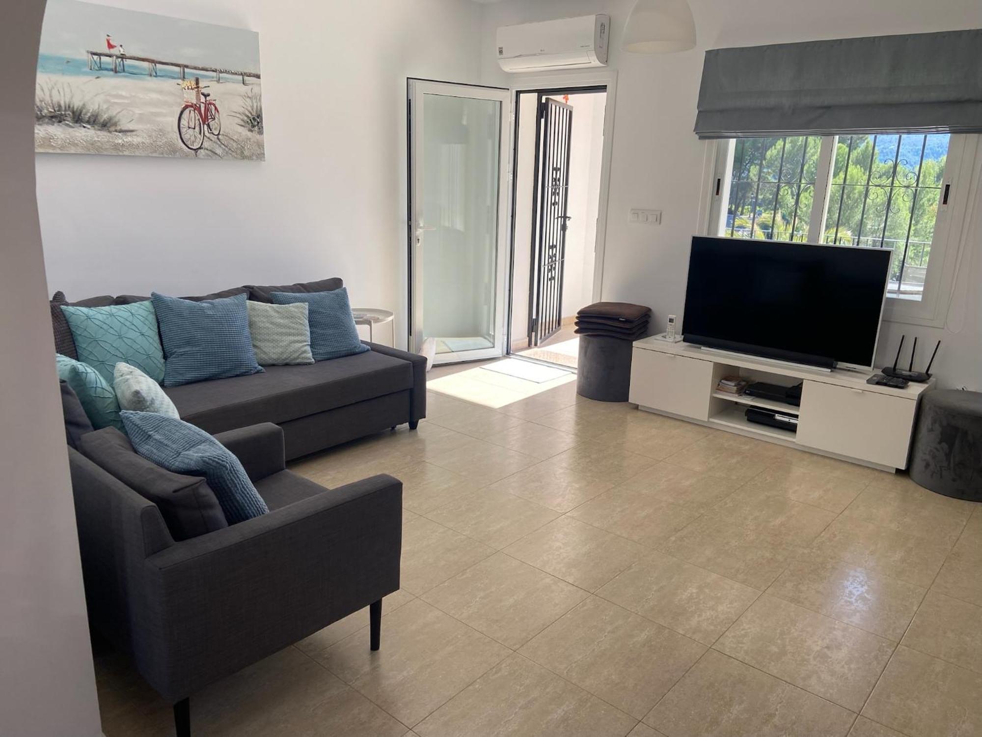 Stunning Mountain Views! Private With Fabulous Communal Pool! * Murla