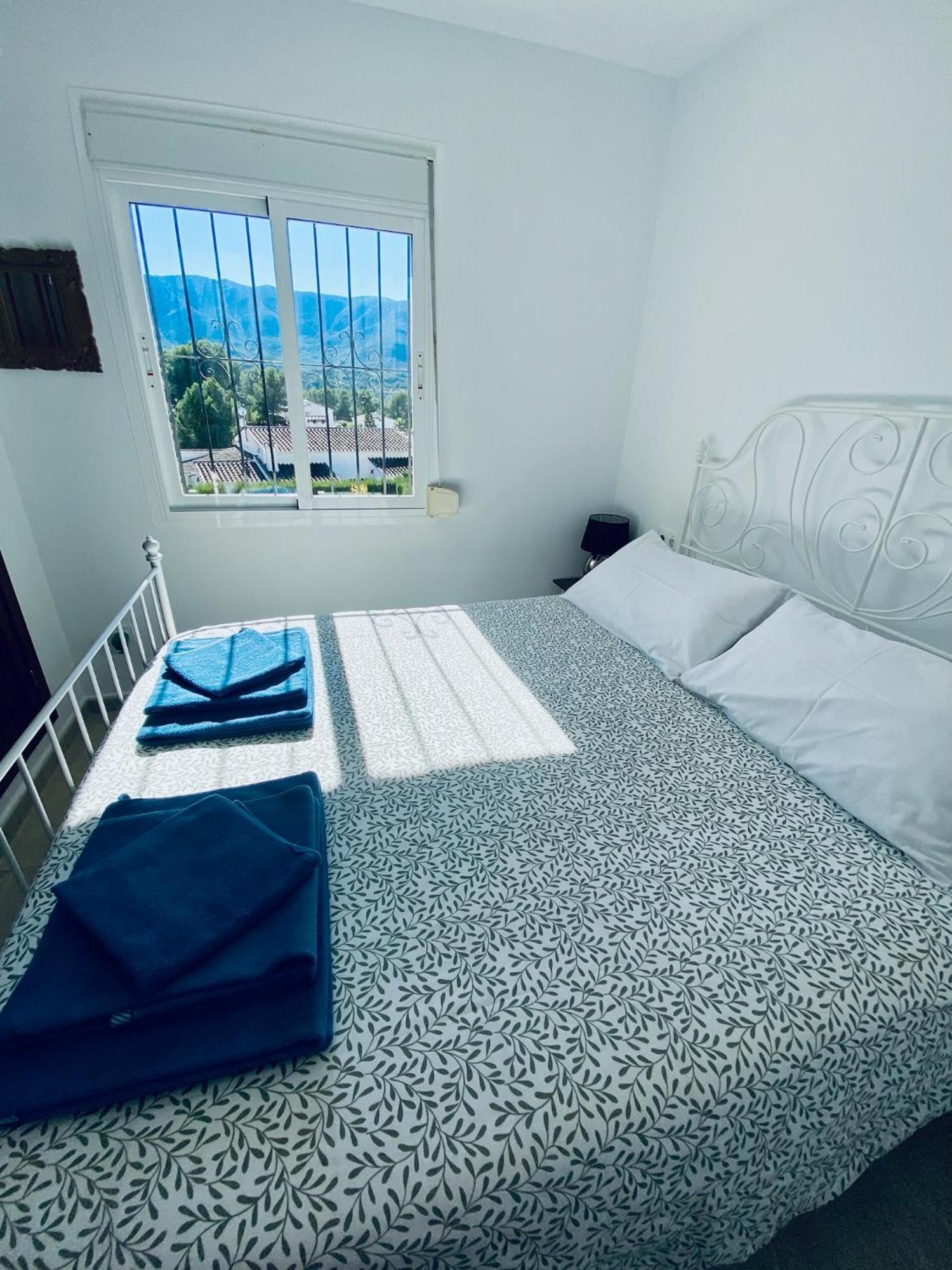 Stunning Mountain Views! Private With Fabulous Communal Pool! Сasa de vacaciones *