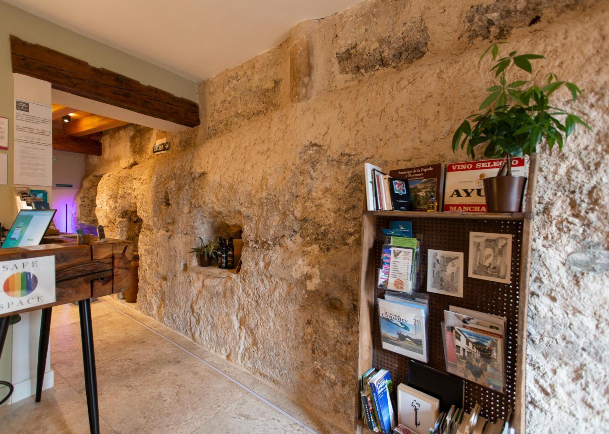 Hotel Casa Del Poeta 2*