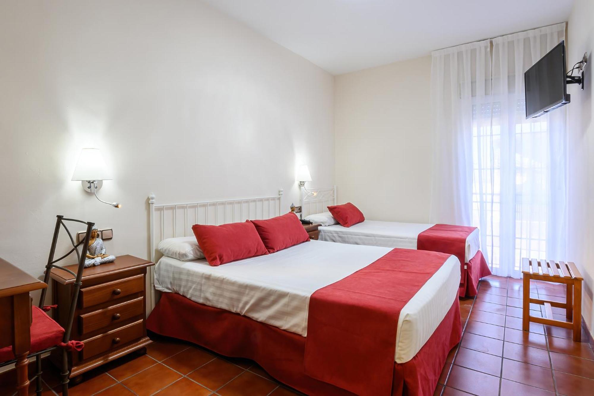Hotel H28 3*