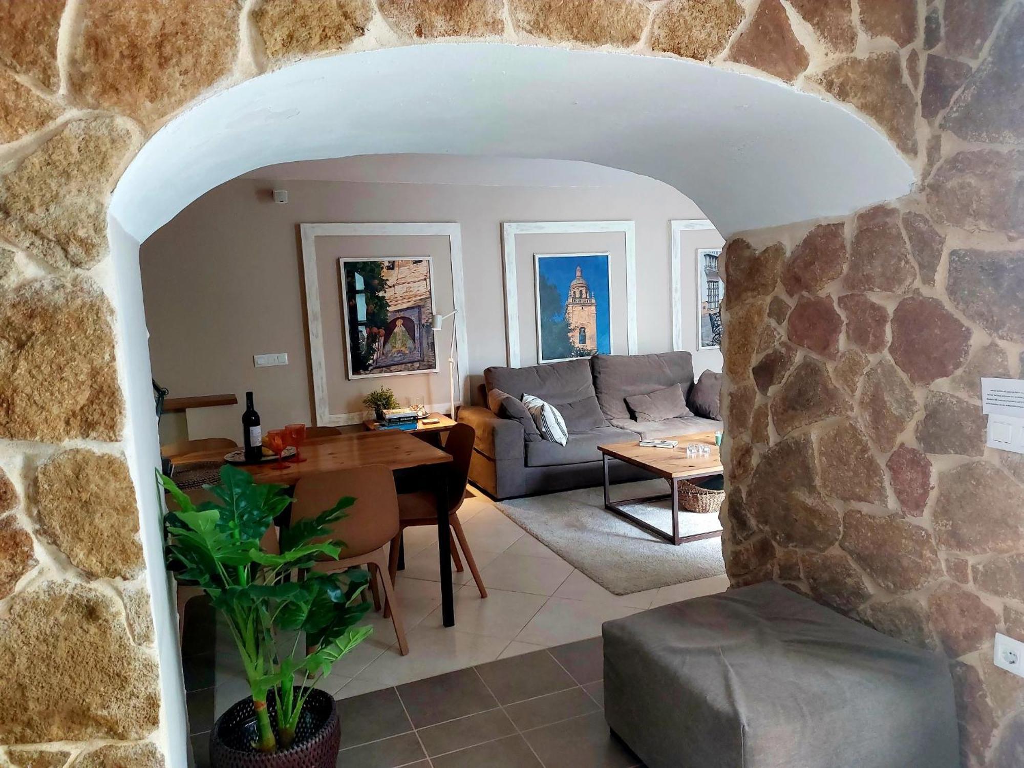 Apartamento Sidonia, Luxury Historic Modern Townhouse, Swimming Pool, Terraces, Sea View.