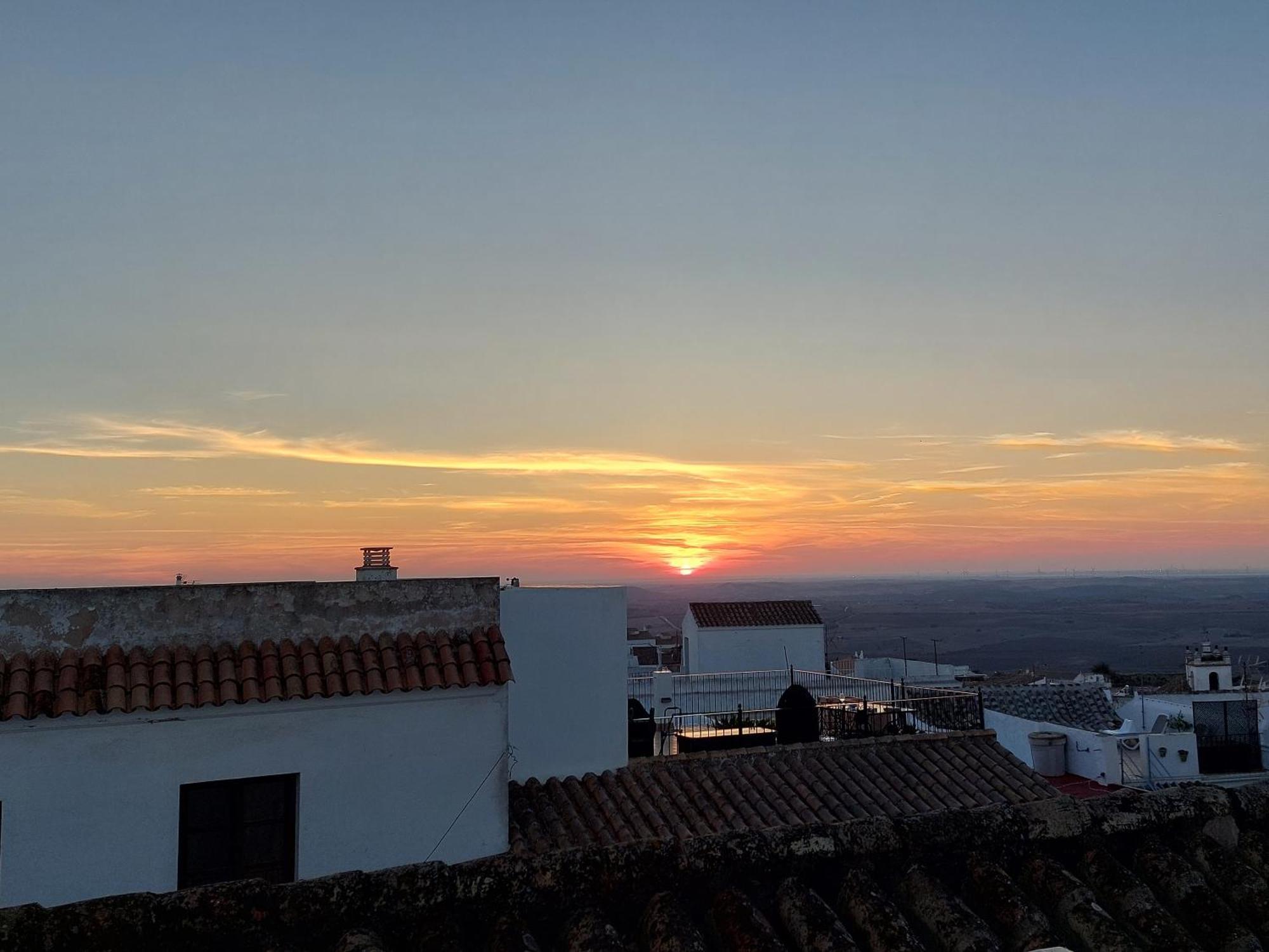 Sidonia, Luxury Historic Modern Townhouse, Swimming Pool, Terraces, Sea View. Apartamento Medina-Sidonia