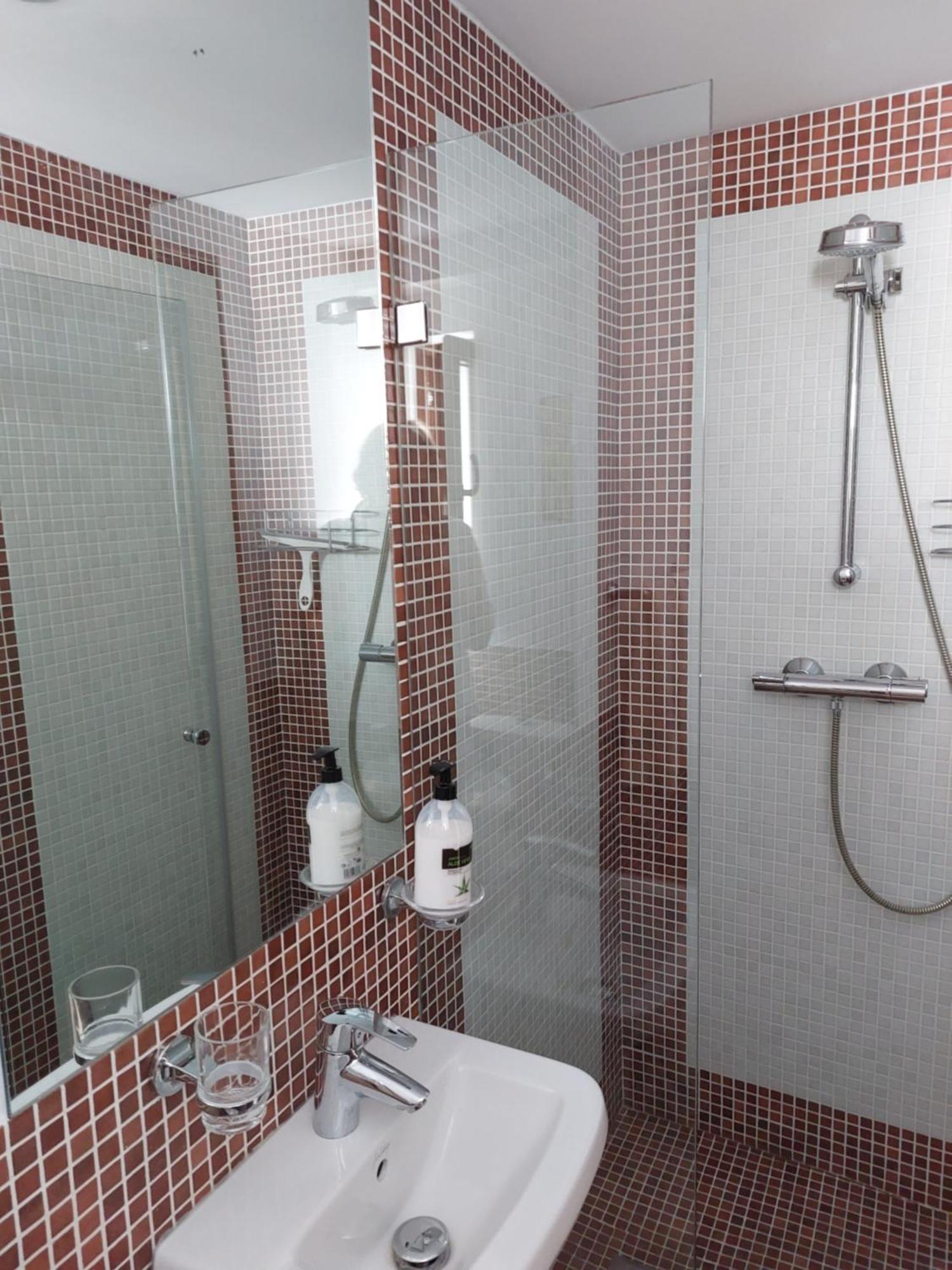 Sidonia, Luxury Historic Modern Townhouse, Swimming Pool, Terraces, Sea View. Apartamento Medina-Sidonia