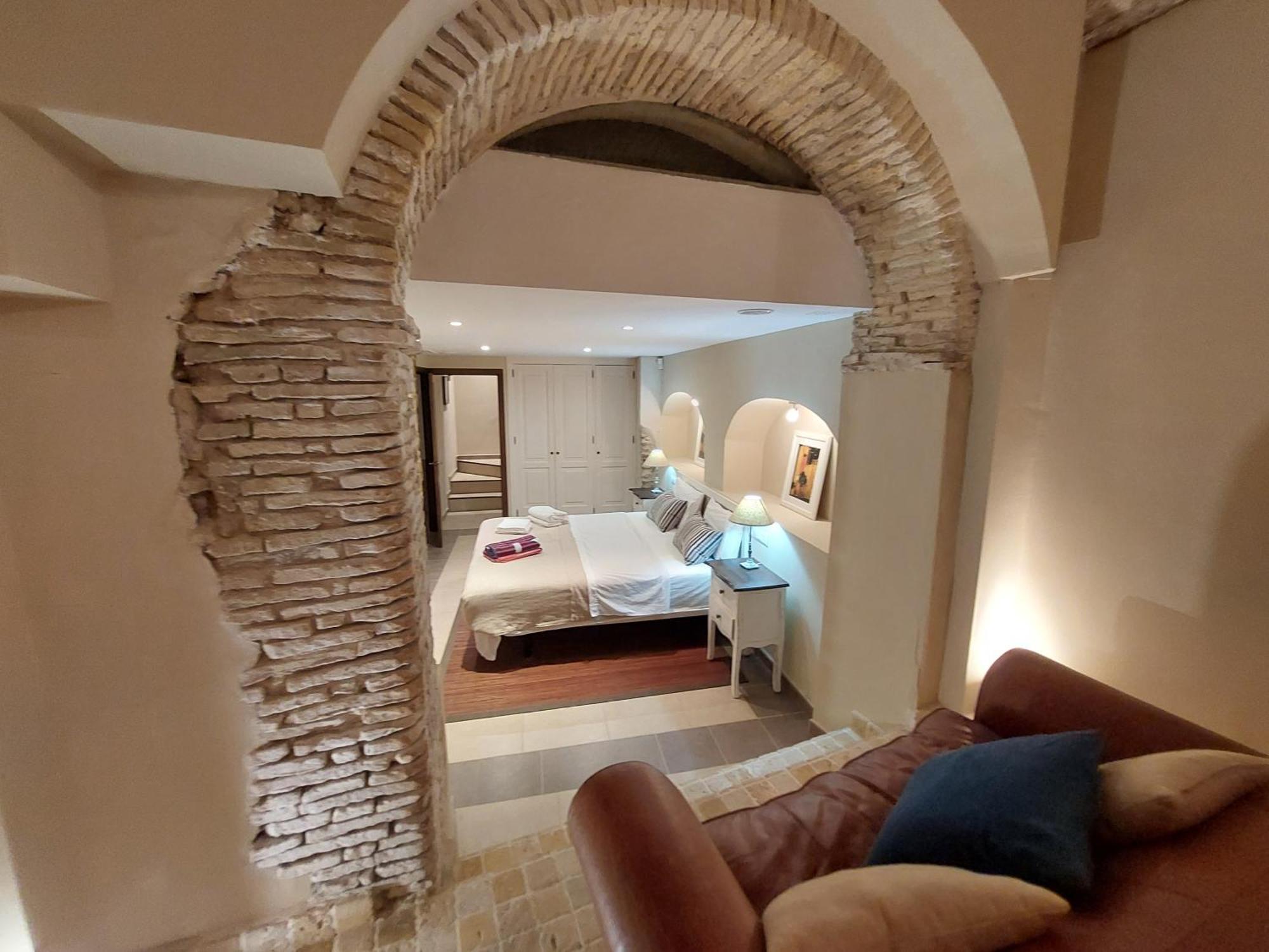 Sidonia, Luxury Historic Modern Townhouse, Swimming Pool, Terraces, Sea View. *