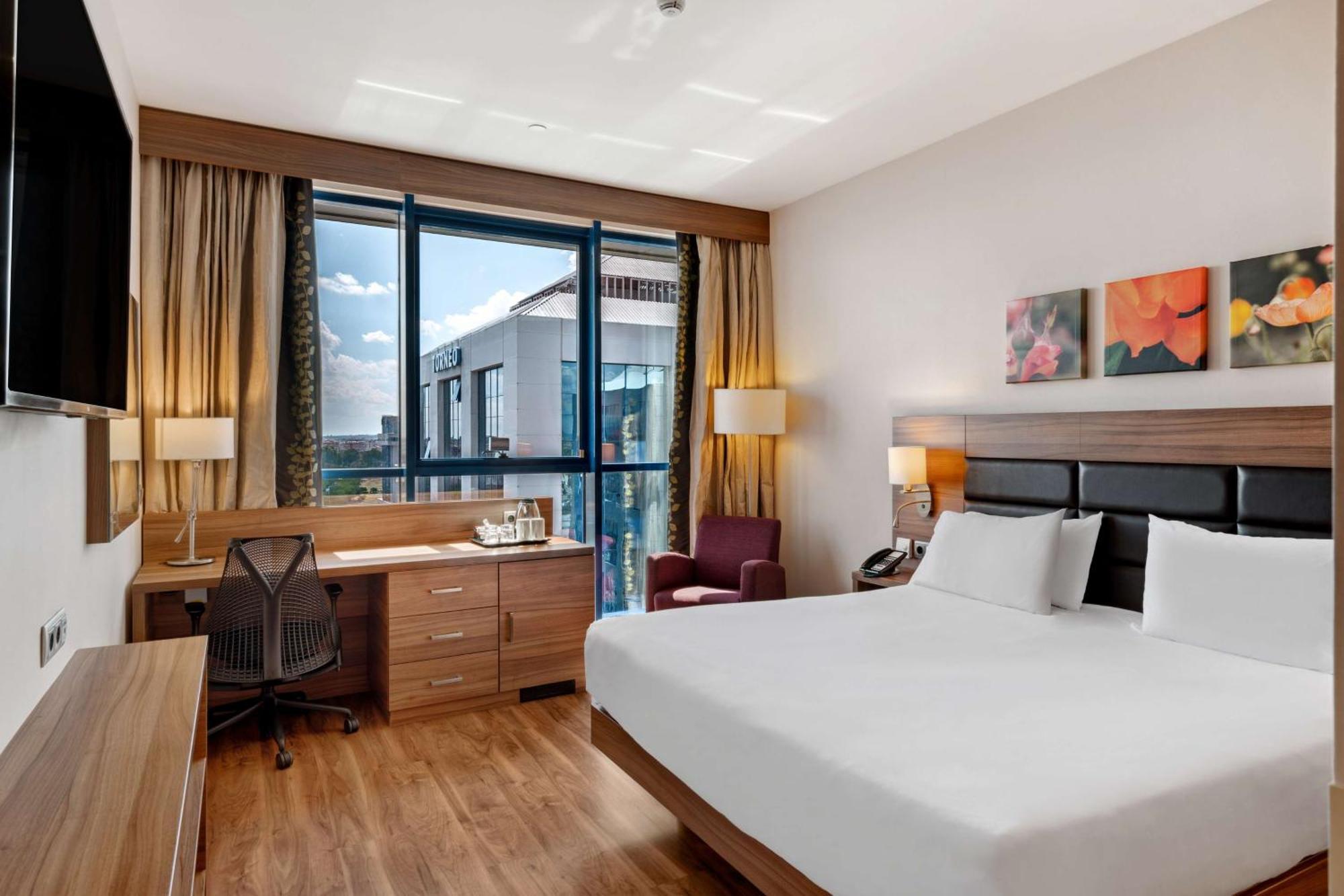 Hilton Garden 4*