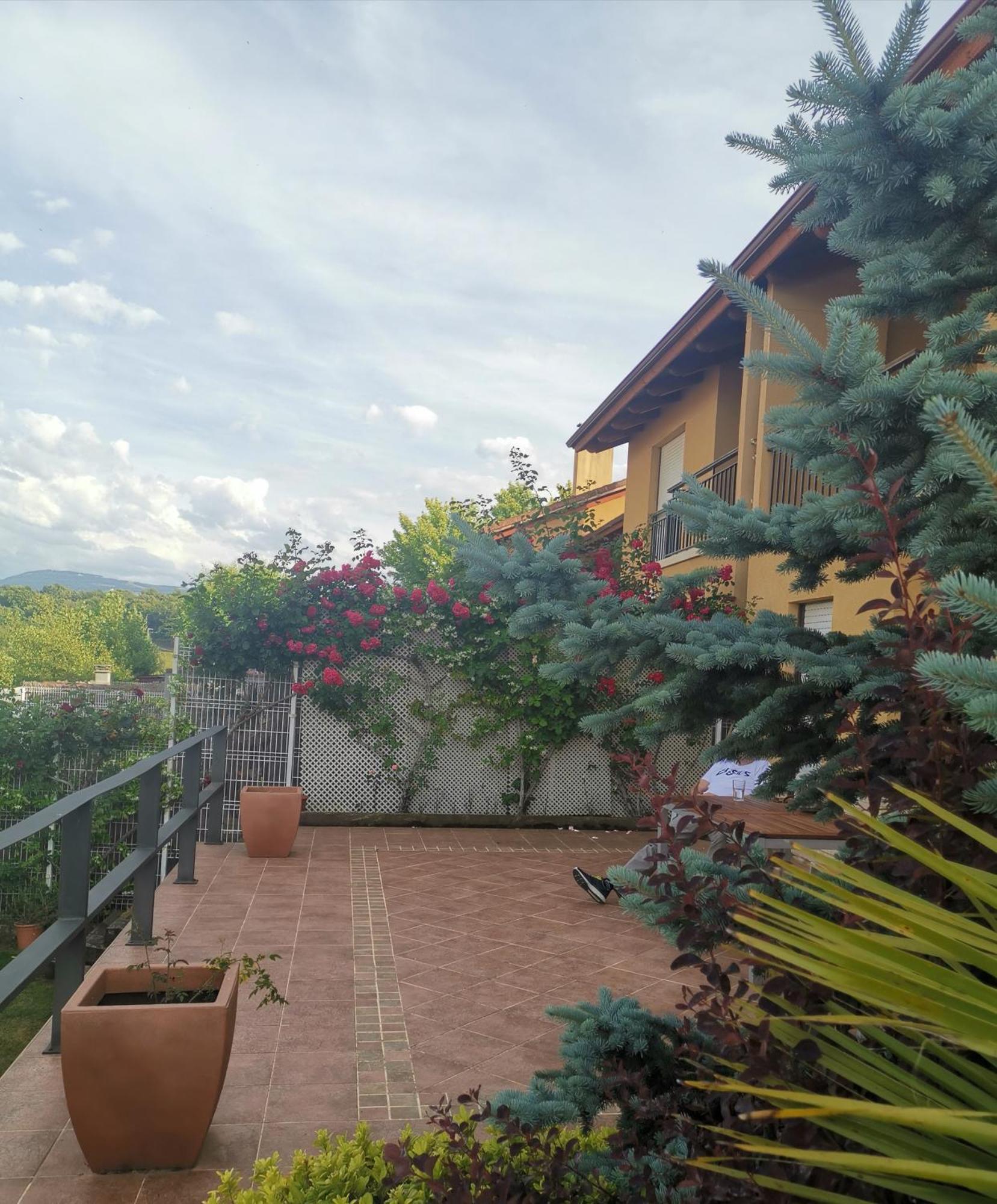 Con Jardin Entre Golf Y Monte - Cerca Logrono Sojuela