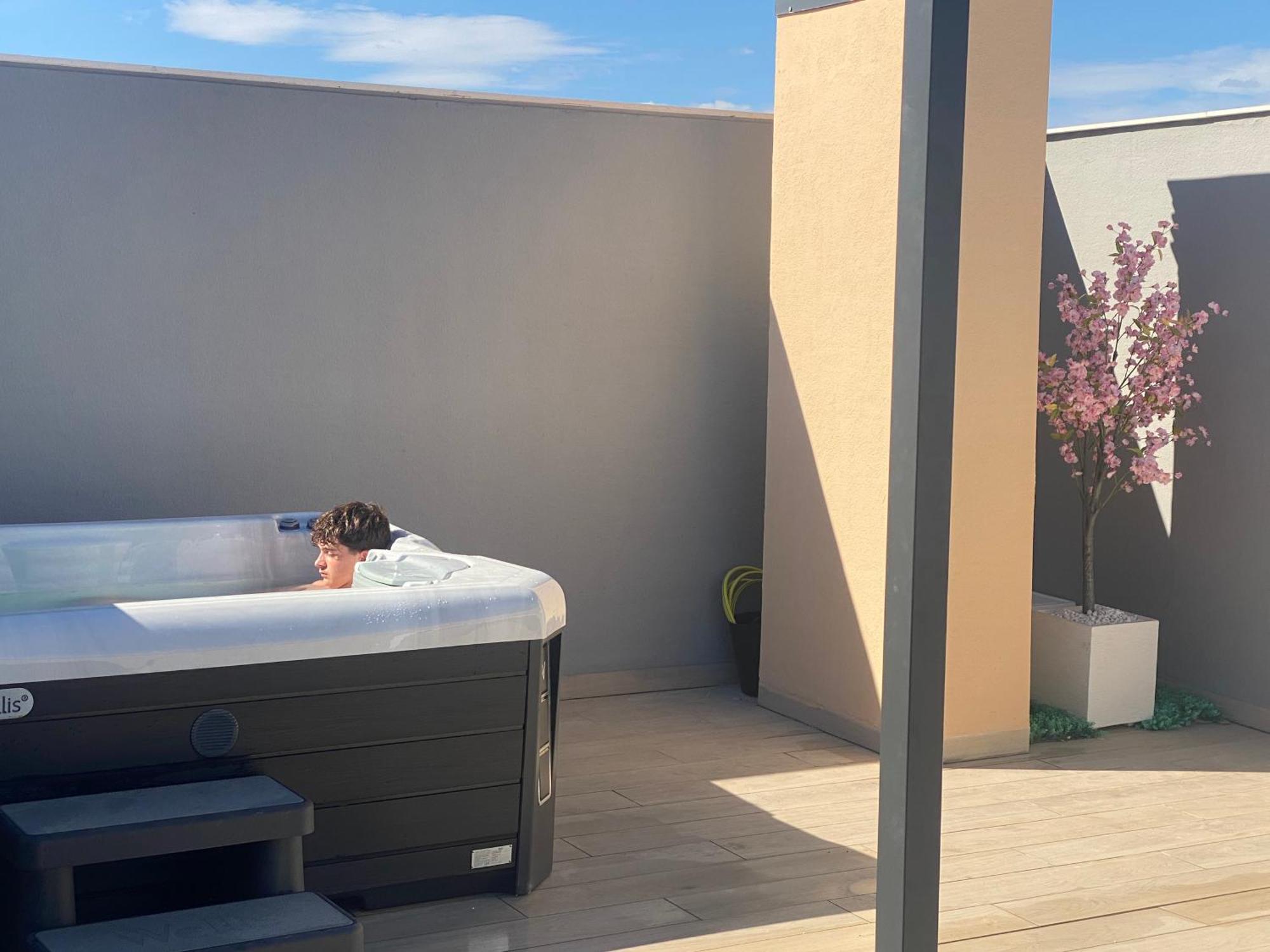 Santa Rosalia & Life Jacuzzi Penthouse Golf Apartment
