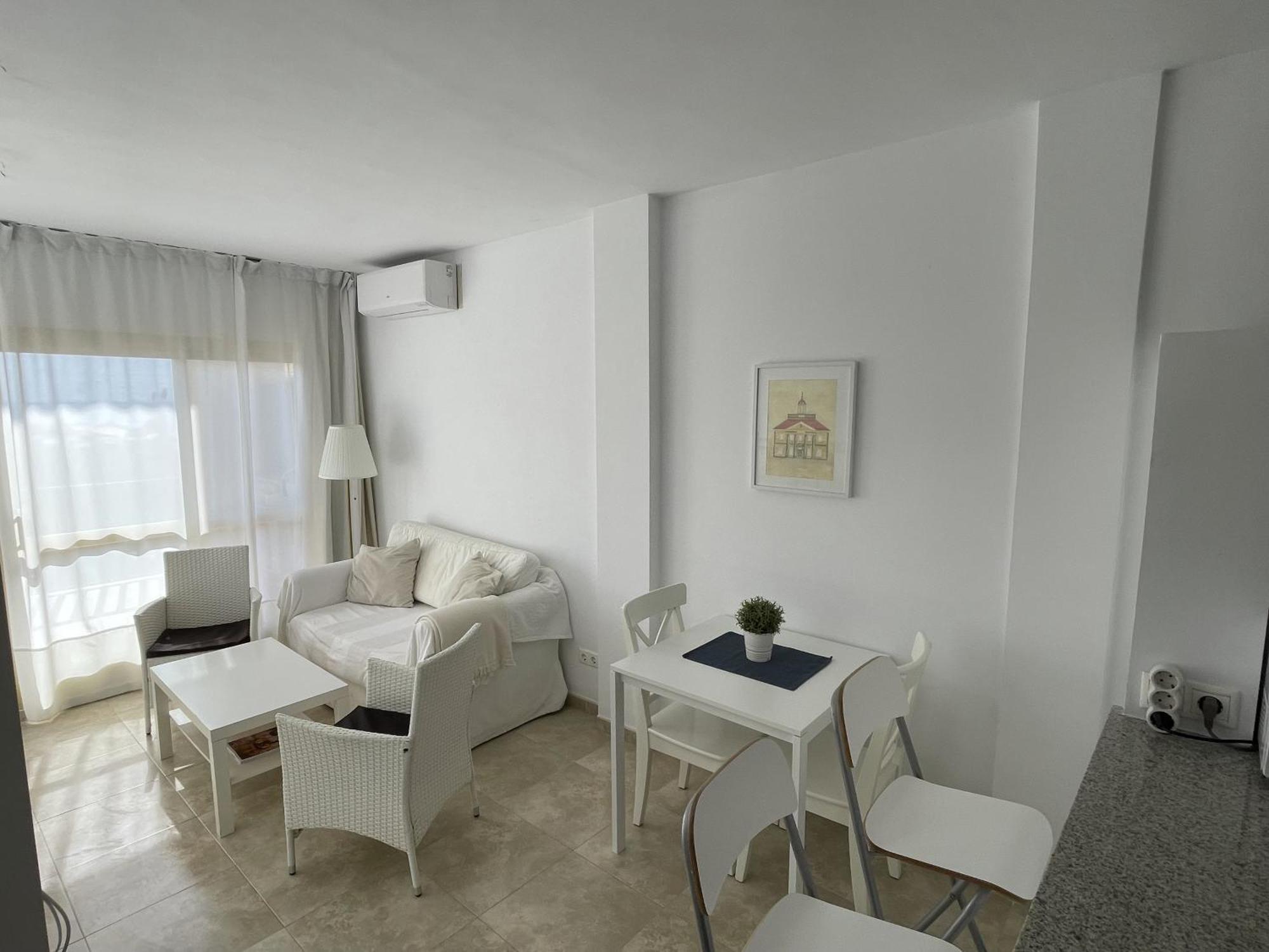 Apartamento Estudio Primera Linea 50 Mtrs Playa. Fibra 600mb Marbella