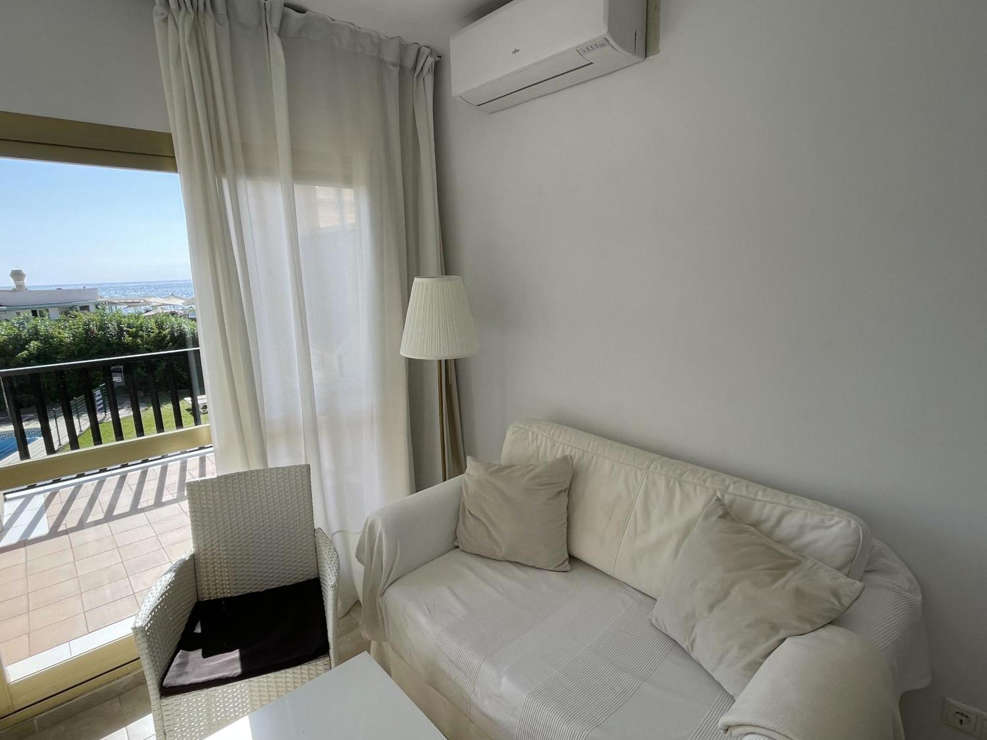 Apartamento Estudio Primera Linea 50 Mtrs Playa. Fibra 600mb