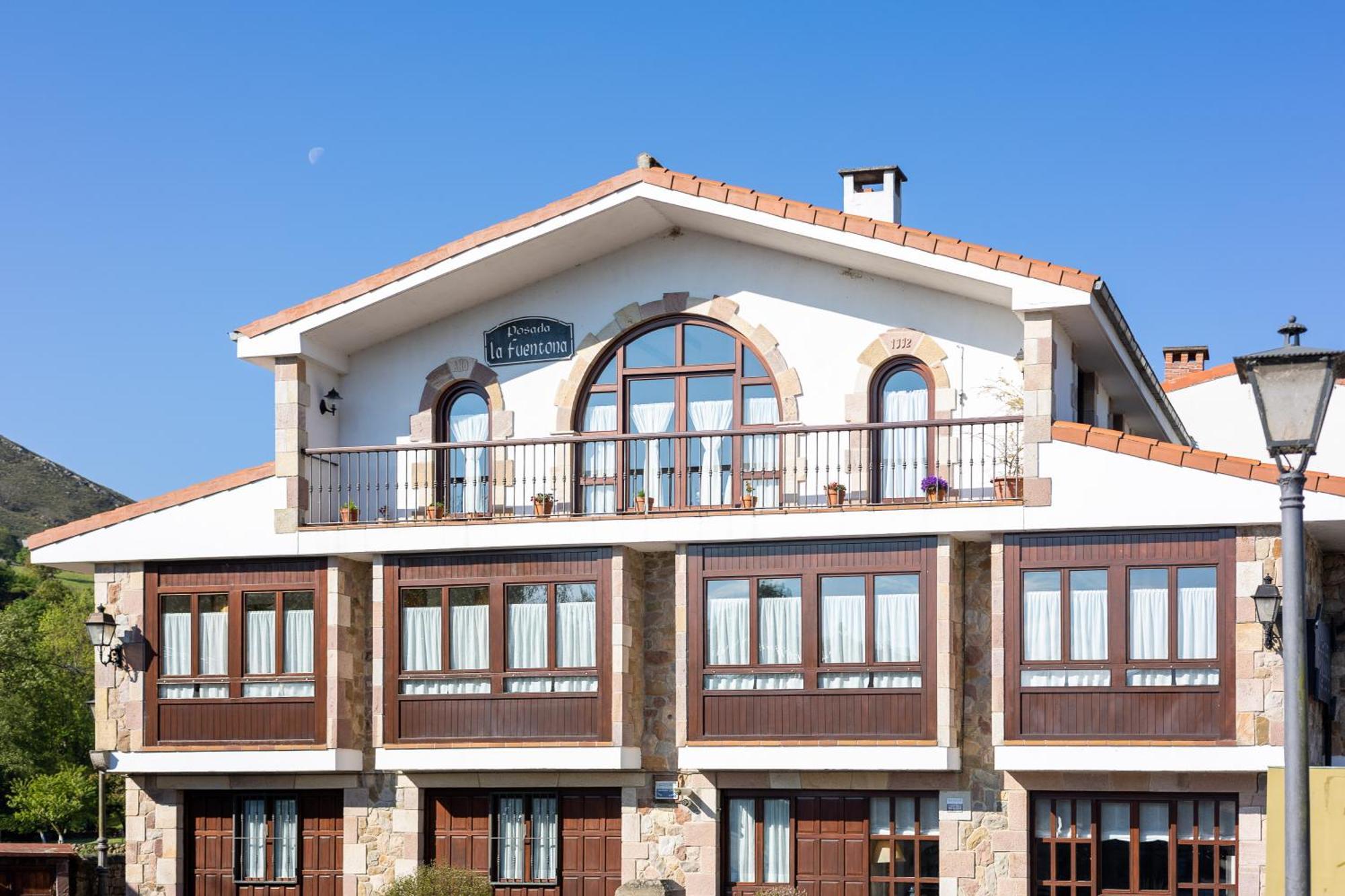 Guest house La Fuentona De 3*