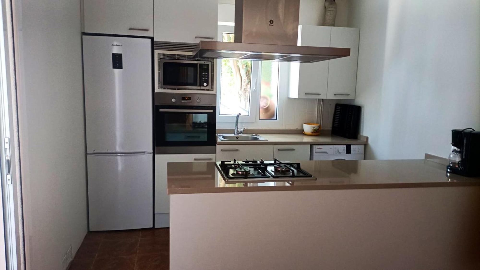 Сasa de vacaciones Spacious House With Garden In - Family-friendly