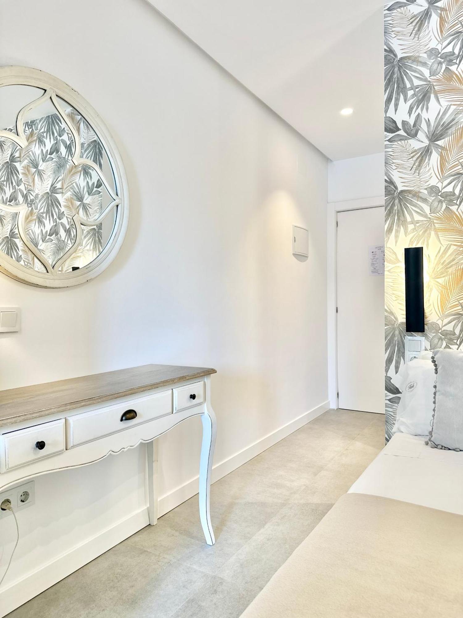 Apartahotel Loft 18 Beachfront Center Marbella