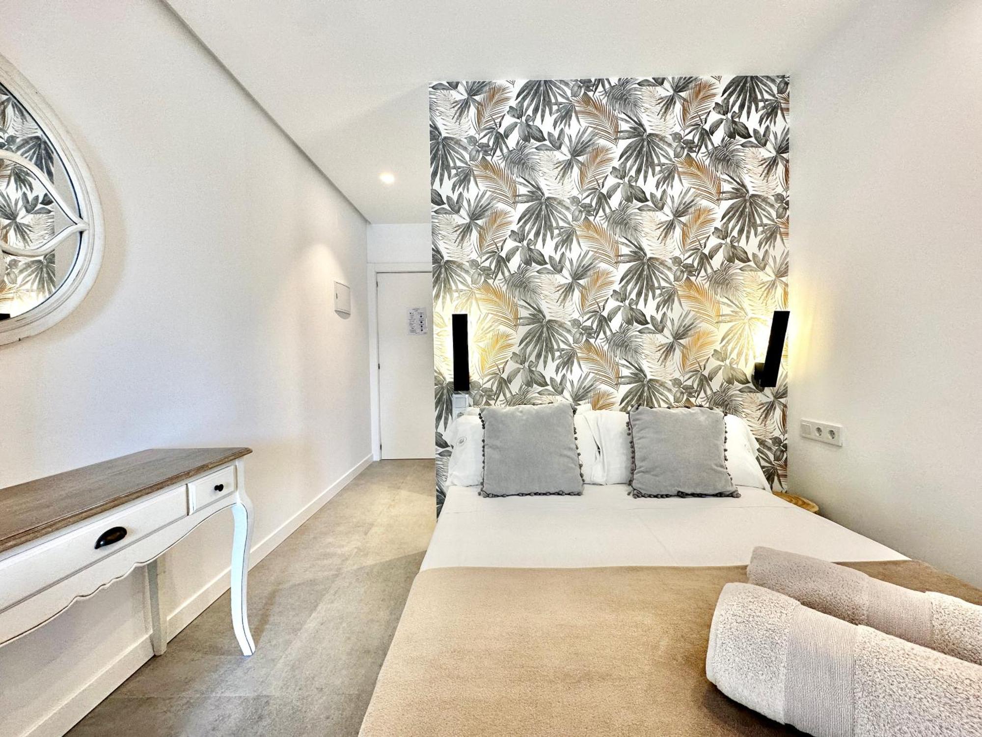 Loft 18 Beachfront Center Apartahotel Marbella
