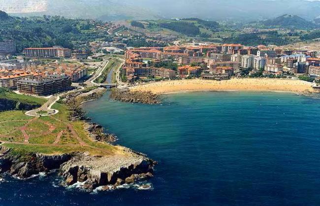 Precioso Apartamento Con Terraza, Pistas De Padel Y Piscinas Castro Urdiales