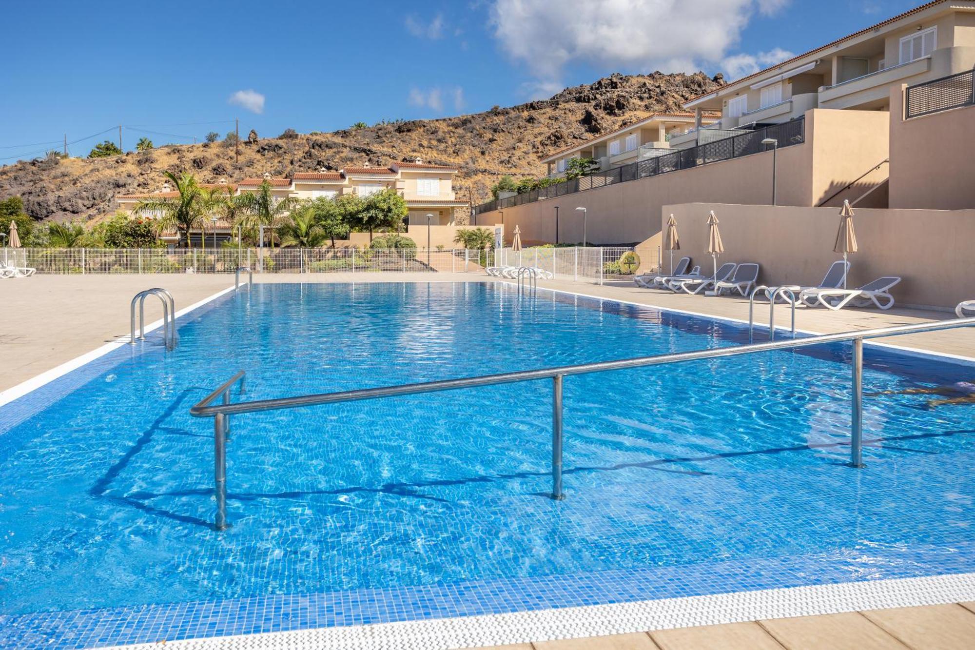 Little - Private Pool Apartamento