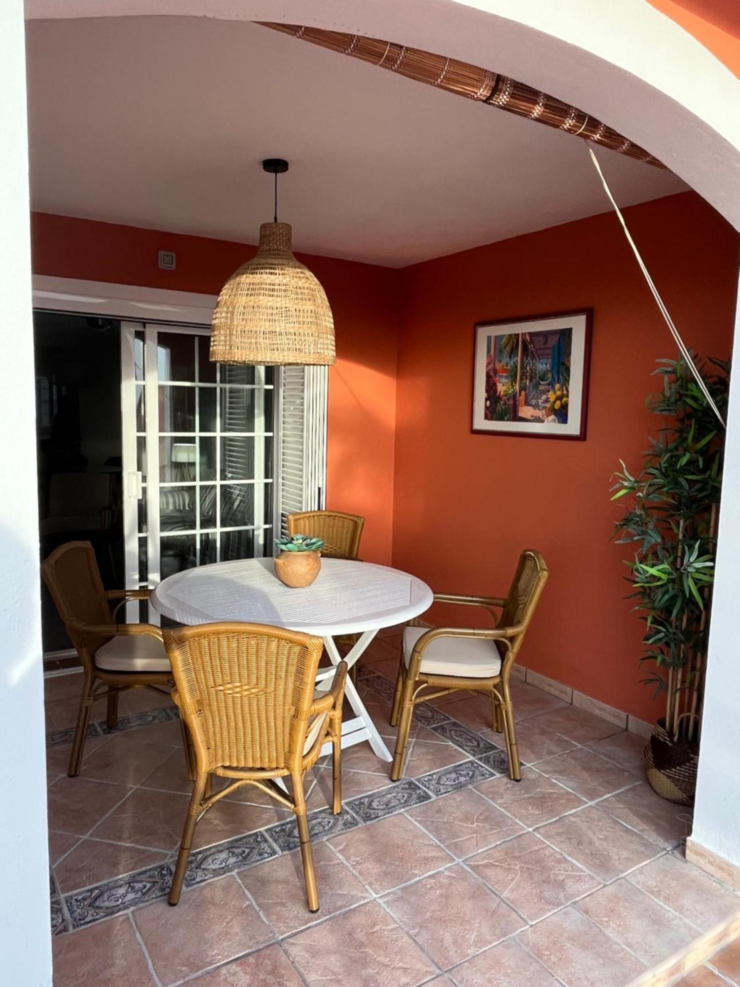 Playa Del Duque-amazing Views 2 Bedroom Apartamento *