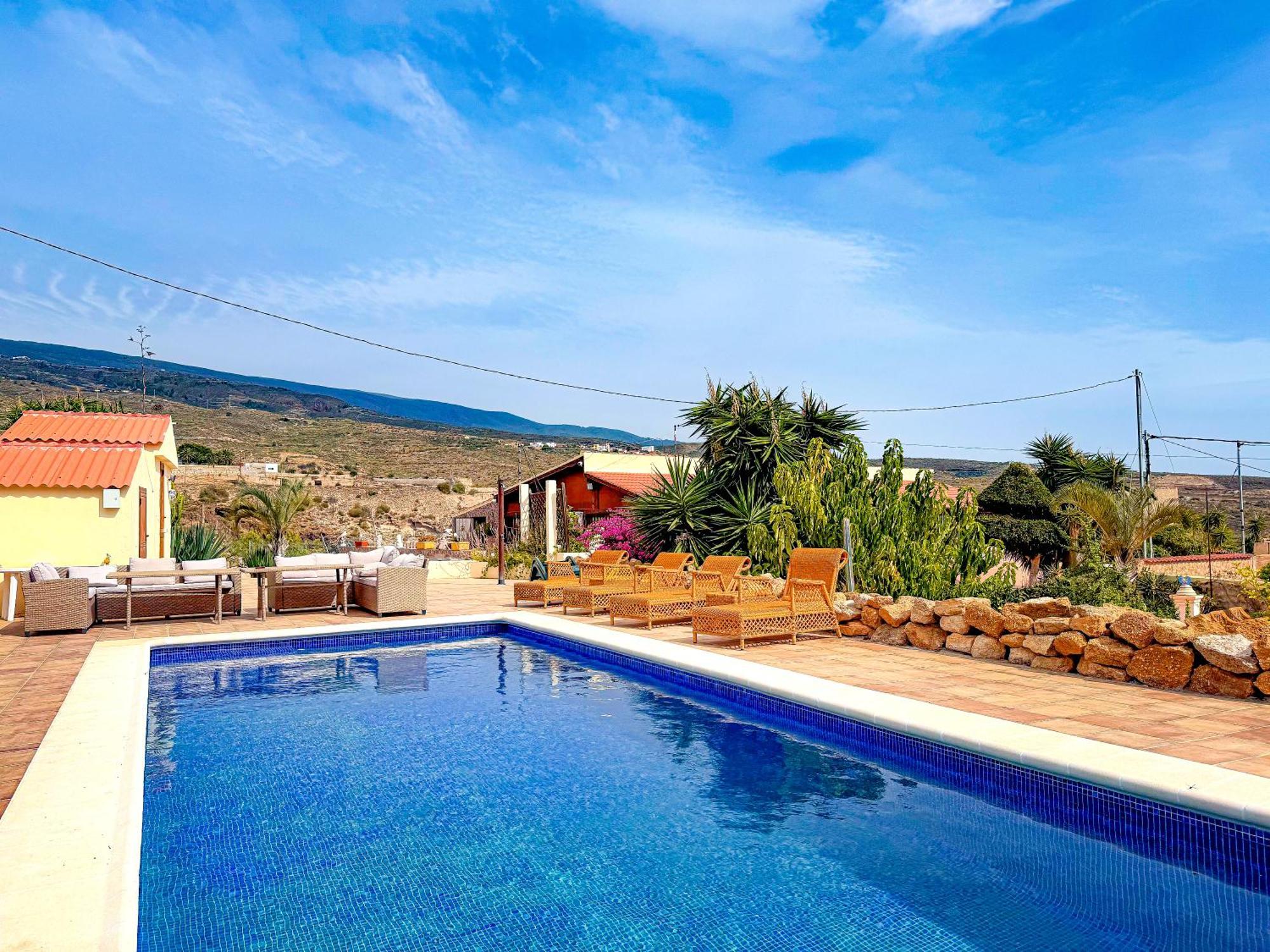 Chalet Exquisite Rural House With Garden, Pool And Sea Views