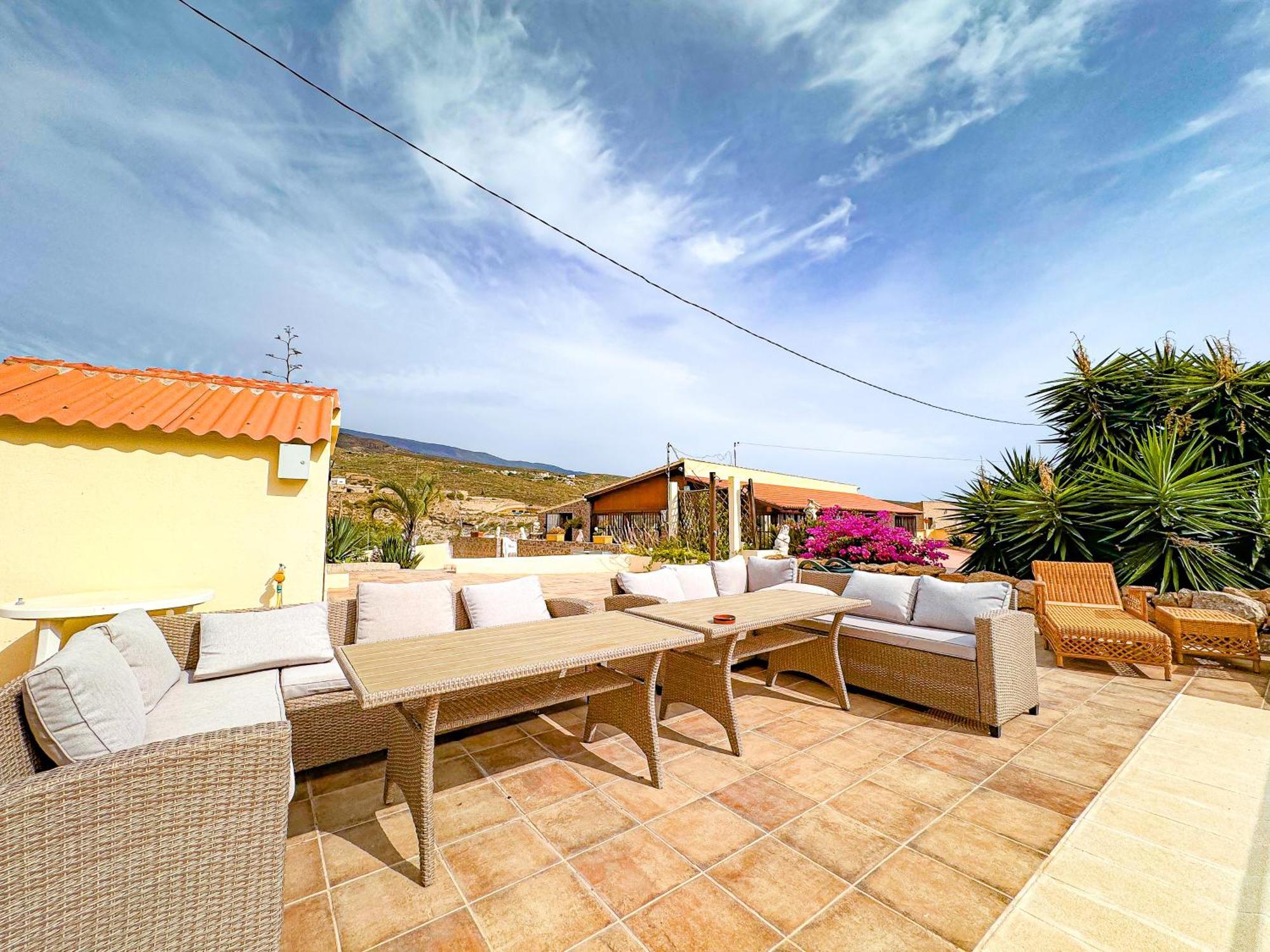Chalet Exquisite Rural House With Garden, Pool And Sea Views