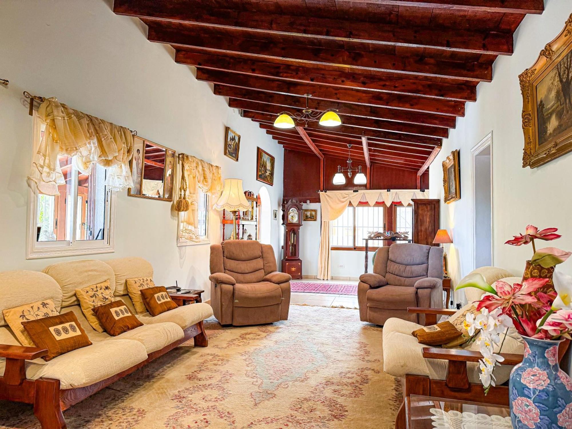 Chalet Exquisite Rural House With Garden, Pool And Sea Views Arico Viejo