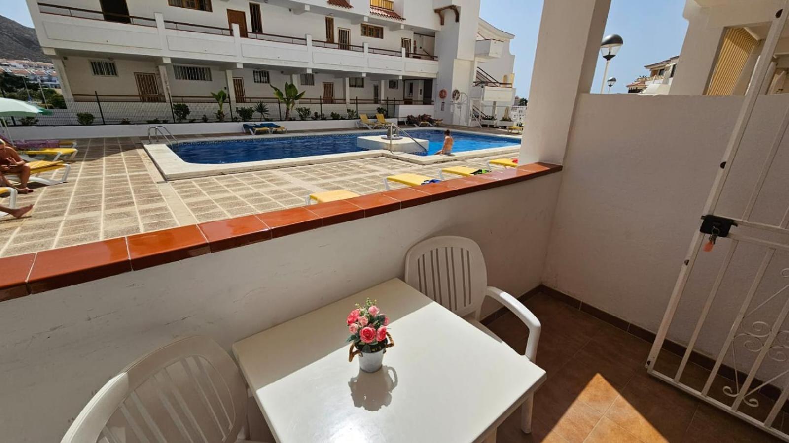 Apartamento Parque Margarita, Terraza Vista Piscina *