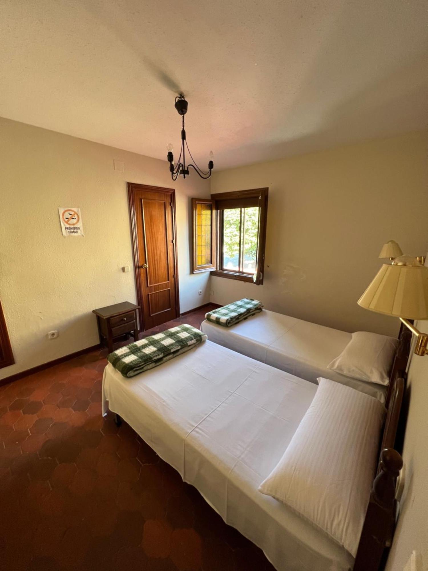 Hostal El Valle Pensión La Pradera de Navalhorno