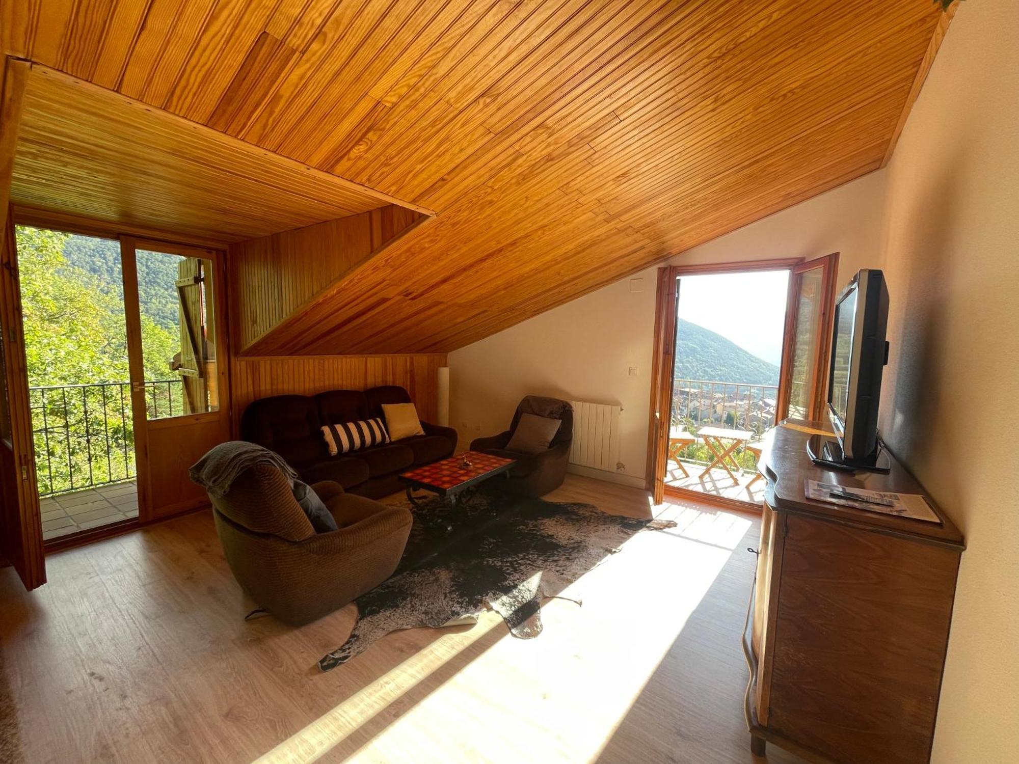 Uria - Ubicacion Perfecta, Rodeado De Naturaleza, Vistas Espectaculares Apartamento