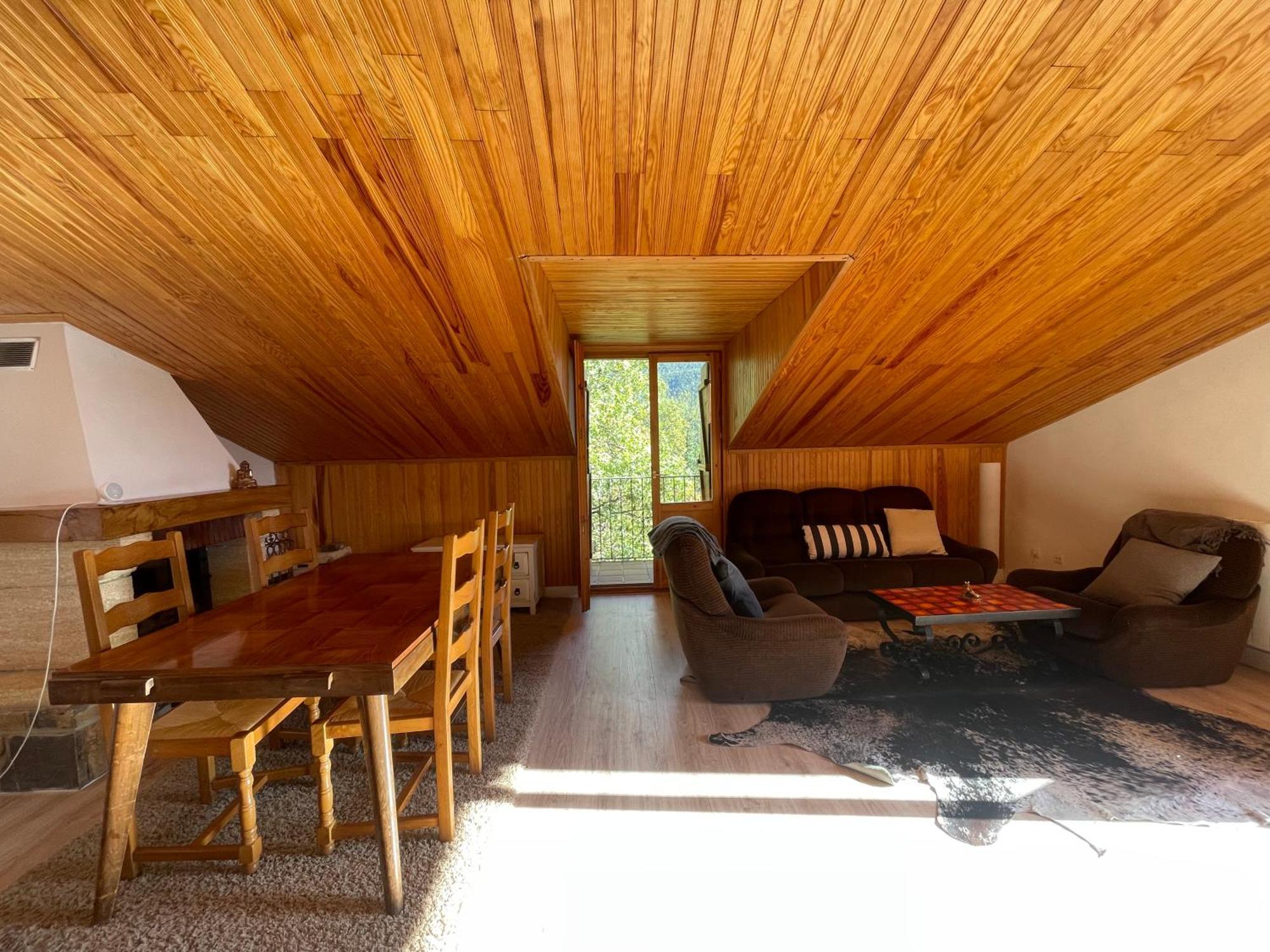 Apartamento Uria - Ubicacion Perfecta, Rodeado De Naturaleza, Vistas Espectaculares *