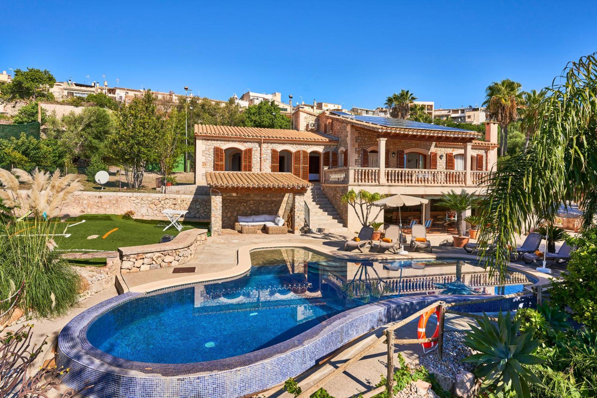 Quiet In With Amazing Pool, Paddle Court And Garden * Buger